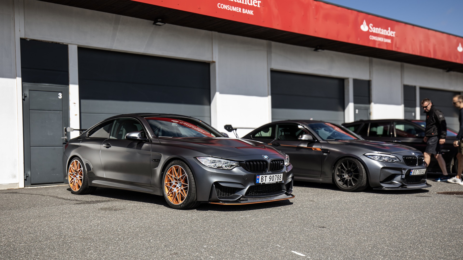 2019 BMW M4 GTS sammen med en 2018 BMW M2