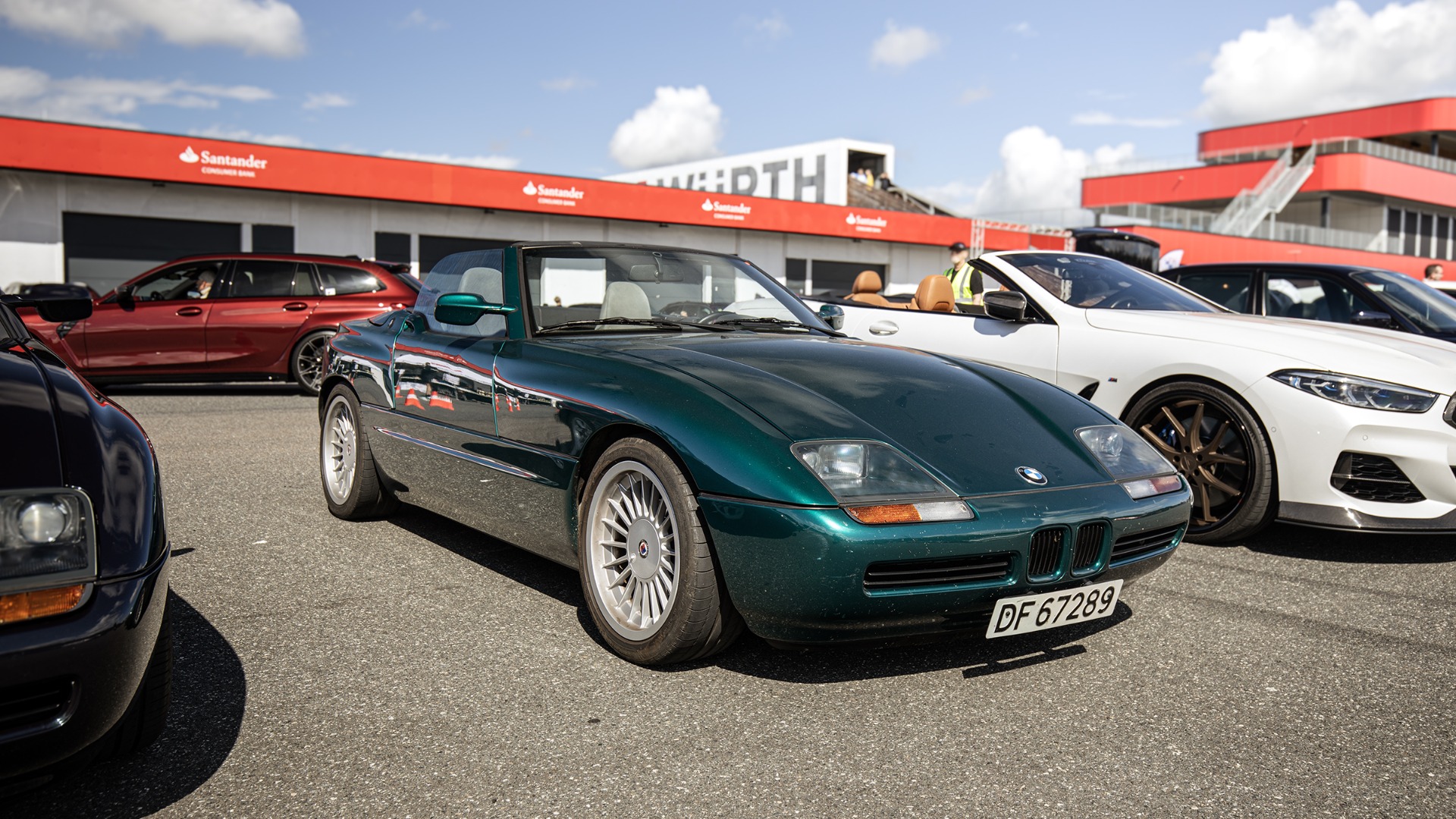 BMW Z1. Bilen med kanskje den tøffeste døra i verden