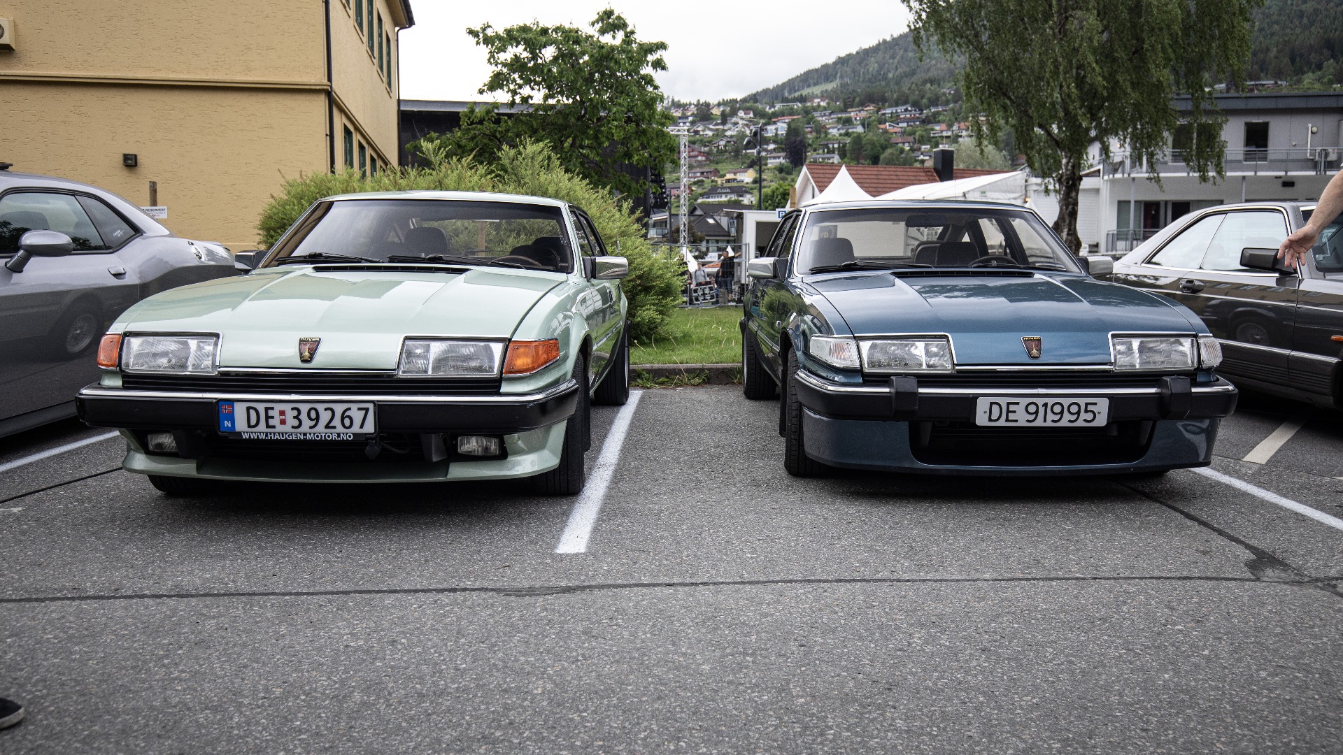 Det var så vidt vi klarte å telle fire Rover SD1 på plass i Stryn denne dagen. 