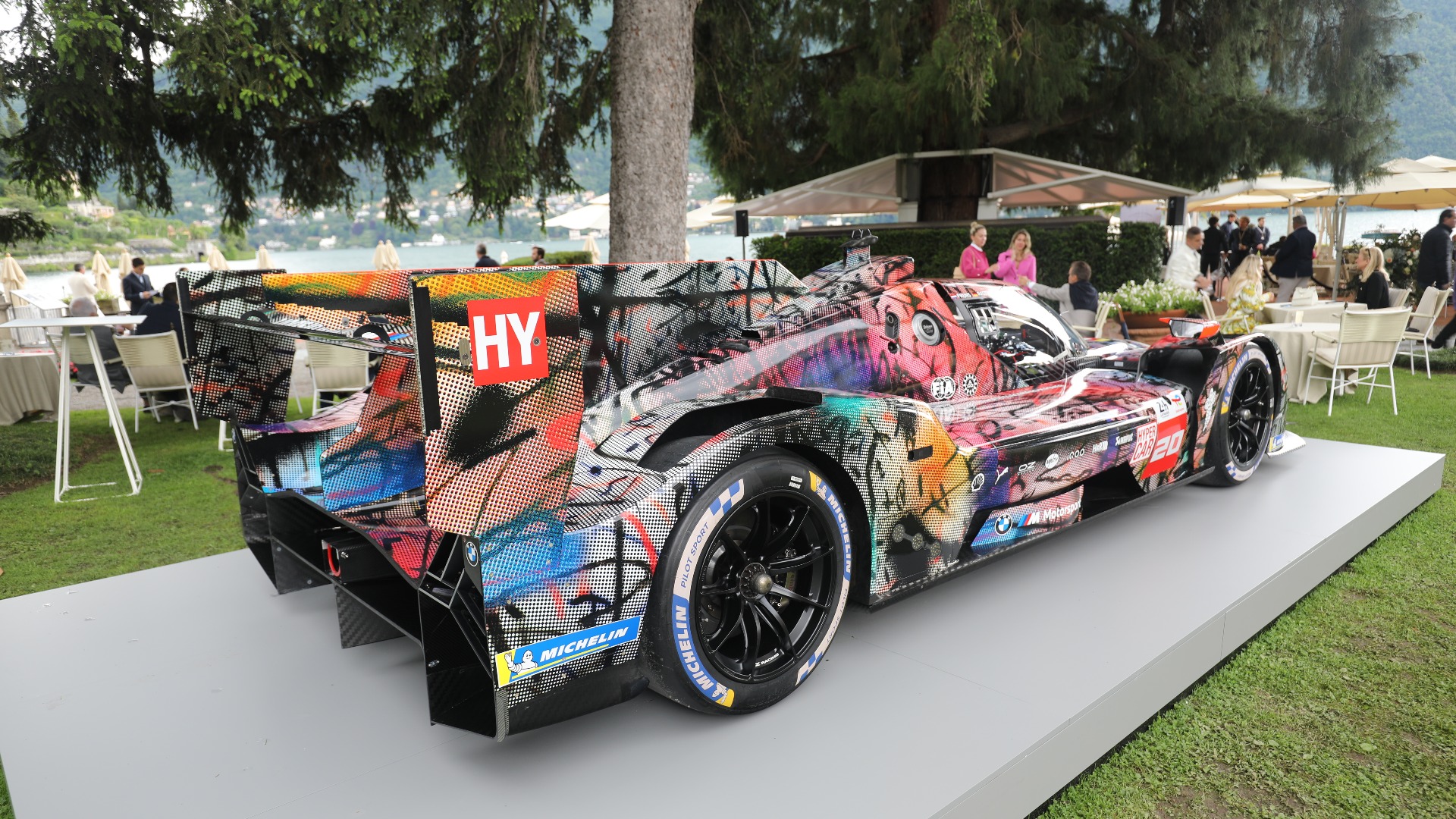 En bil som kommer til å bli godt synlig under årets 24-timers løp på Le Mans. 