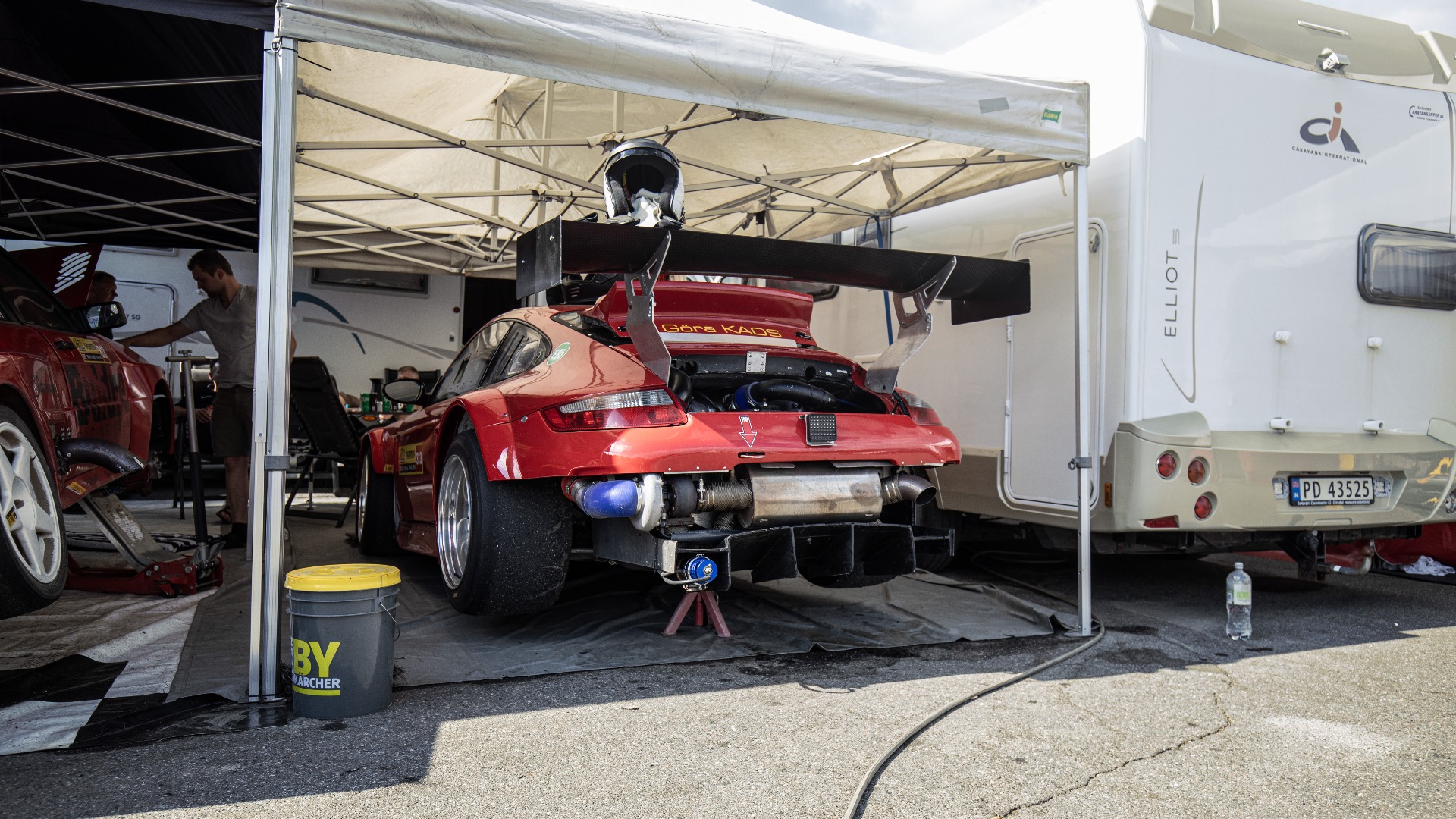 Deilig å se turboen på denne 911en mens den raste rundt på banen.