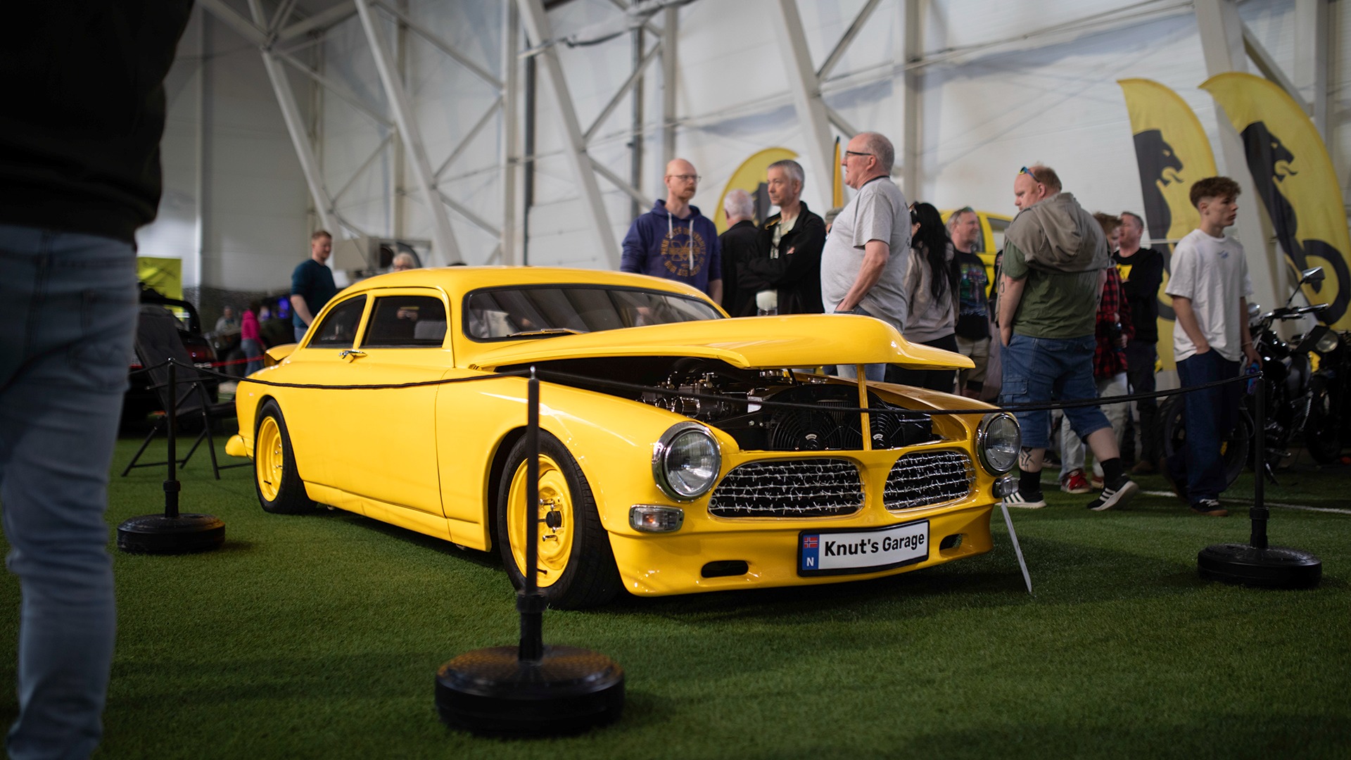 How low can you go?  I følge Knut’s Garage så må man minst så lavt som hans Amazon.