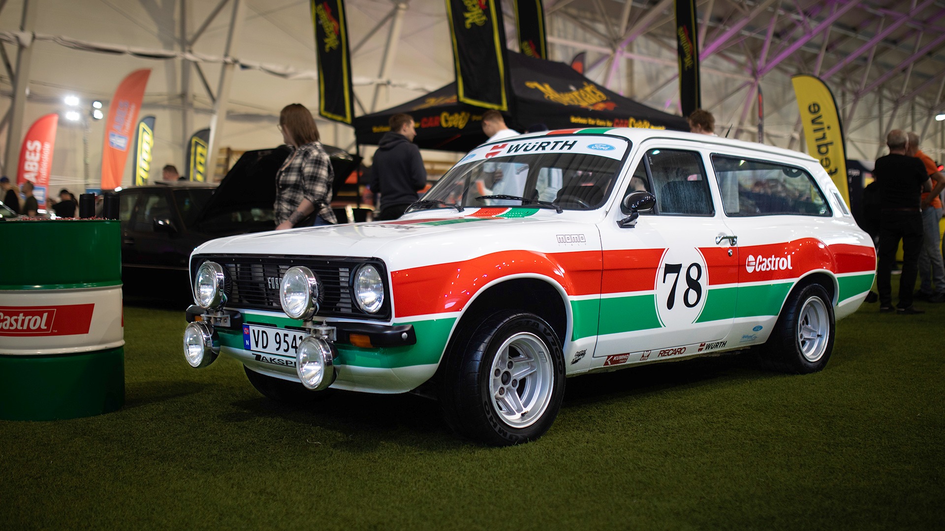 Lekkert og klassisk dekorert Escort stasjonsvogn.