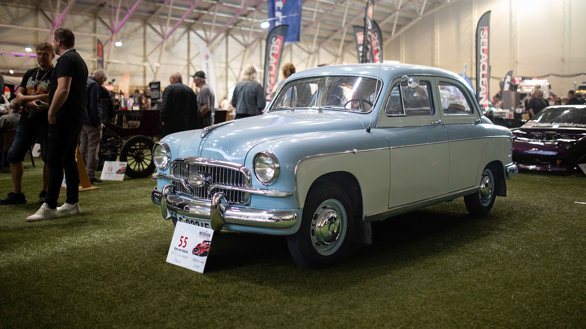Kjell Ivar Haltvik, mannen bak den etter hvert berømte Freiabilen, har ikke bare sin gamle Renault Han stilte denne gangen med en 1957 Fiat 1400 B. I følge eieren selv er denne den eneste i landet.