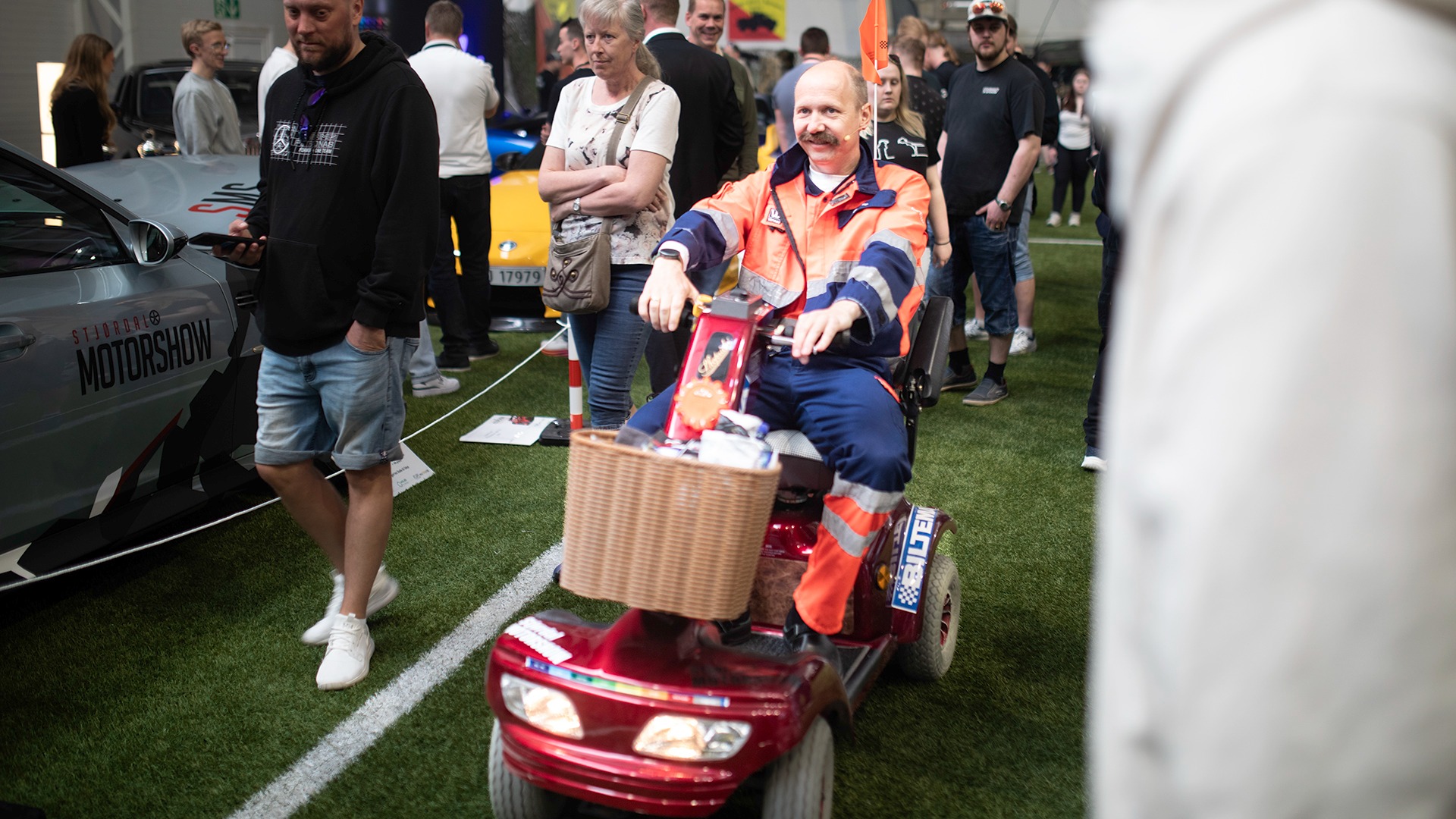 En som lagde masse liv og røre på messen. Kjell «Kjellen» Bigset ragget rundt i rullatoren sin, kjefta på folk og tok masse selfies.