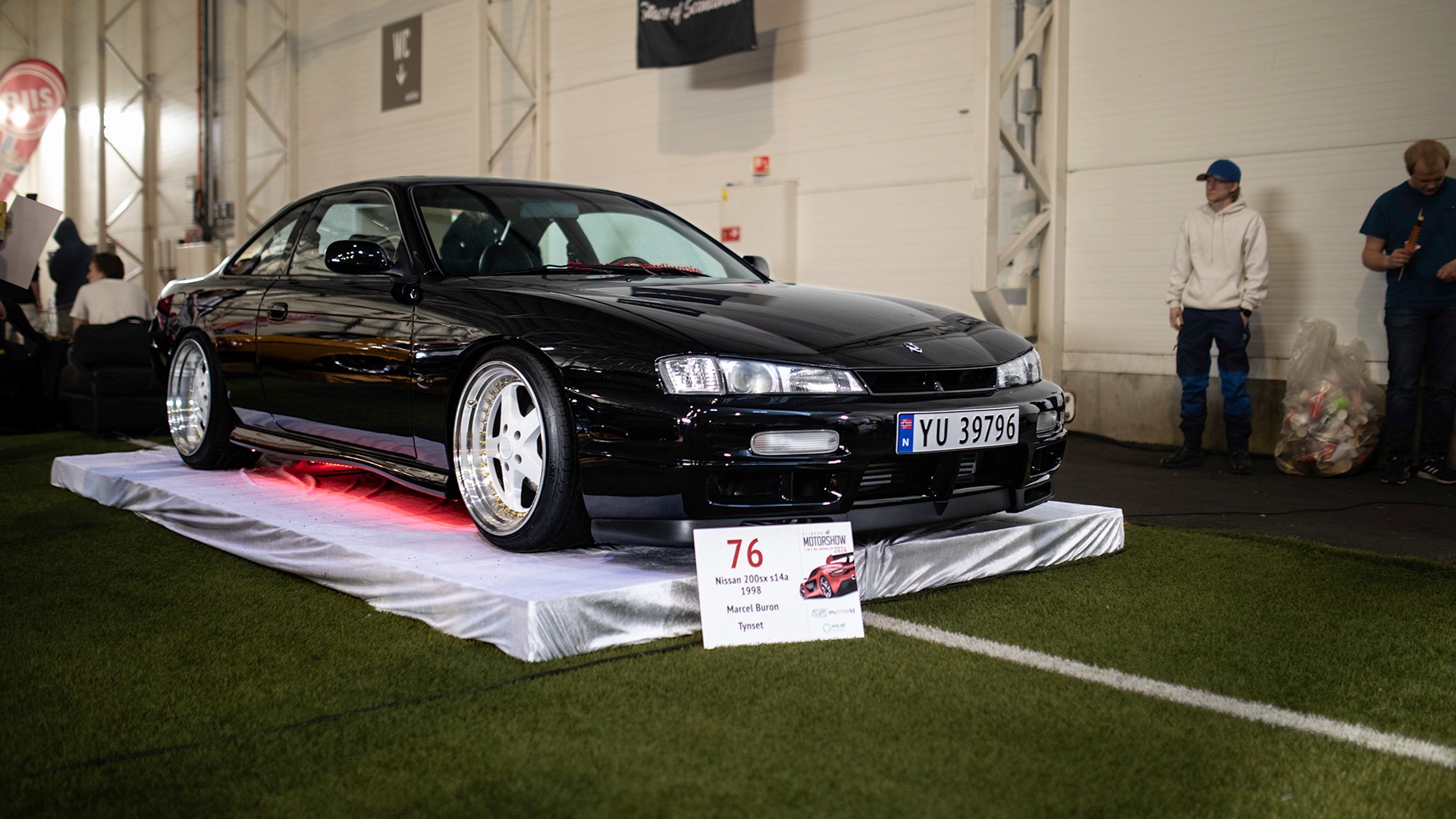 Smakfullt utført Nissan S14 fra 1998 med mektig stuk.
