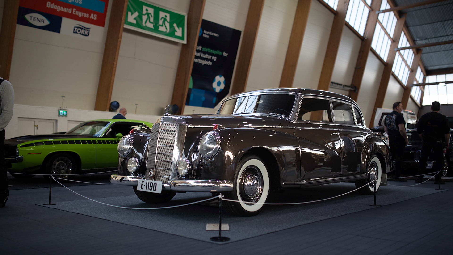 Kanskje showets mest kaksete, og/eller vakreste bil. En vanvittig flott 1952 Mercedes-Benz 300.