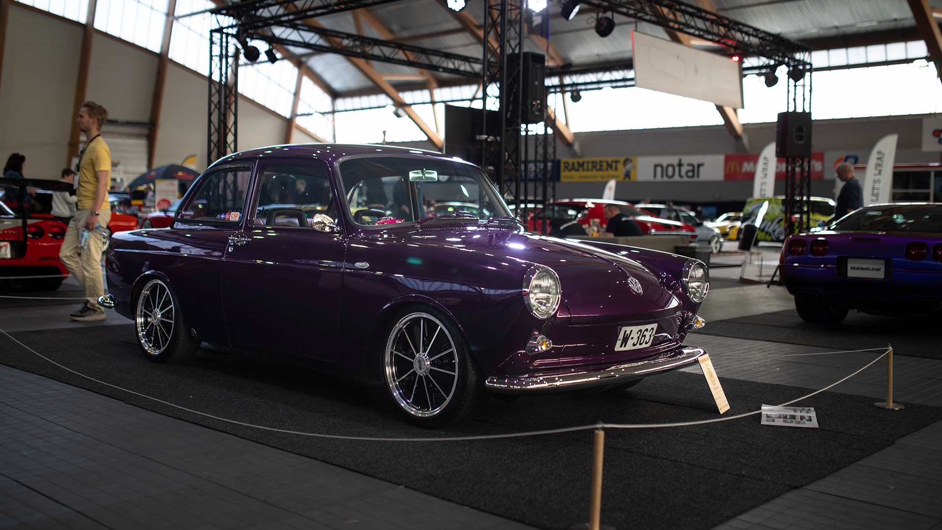 Er det ikke herlig at noen bruker tid og penger på slikt også? Nydelig utført 1963 Volkswagen 1500.