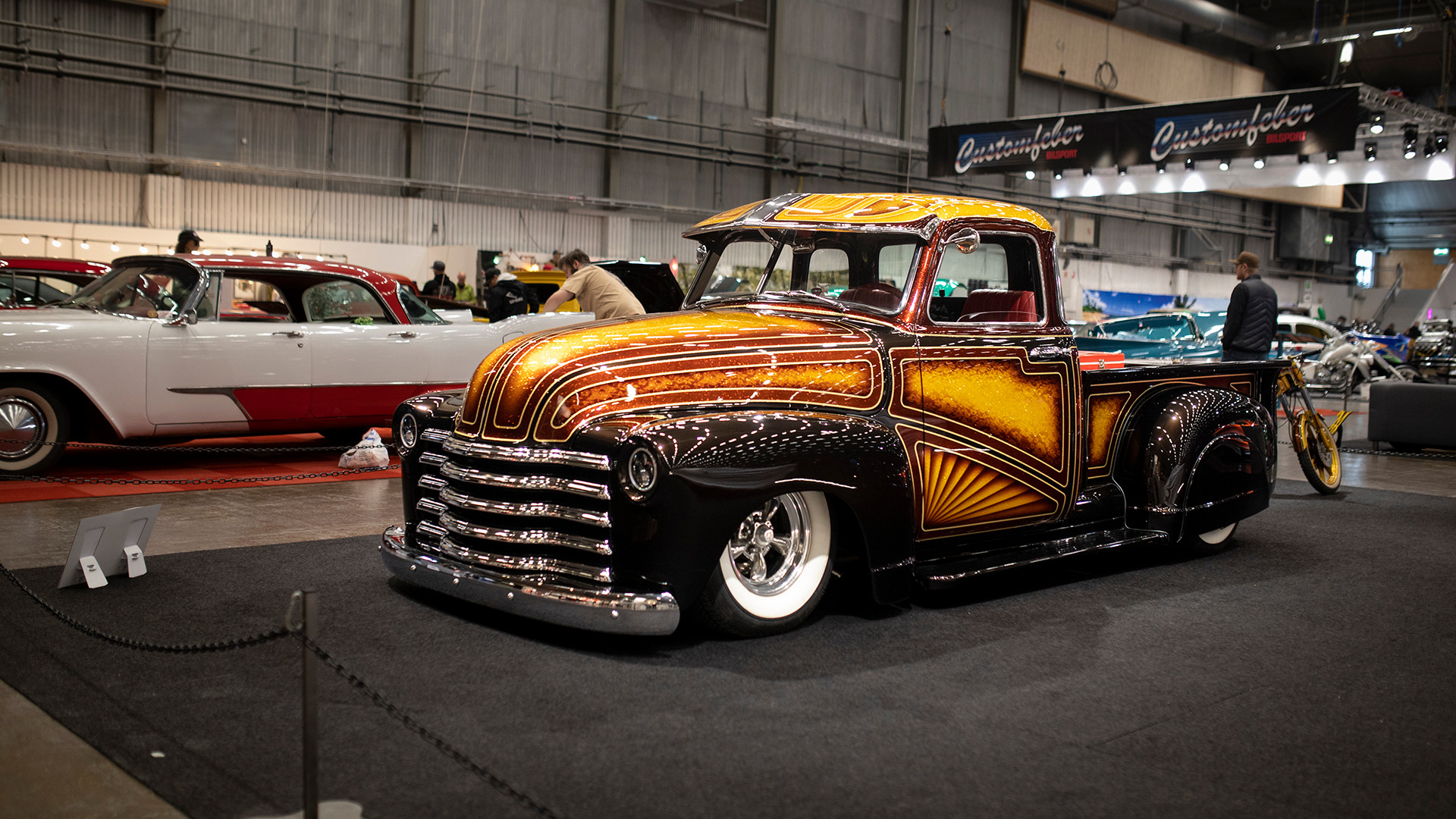 Nederlandsk innslag, med en fantastisk custom-dekorert 1952 Chevrolet 3100.