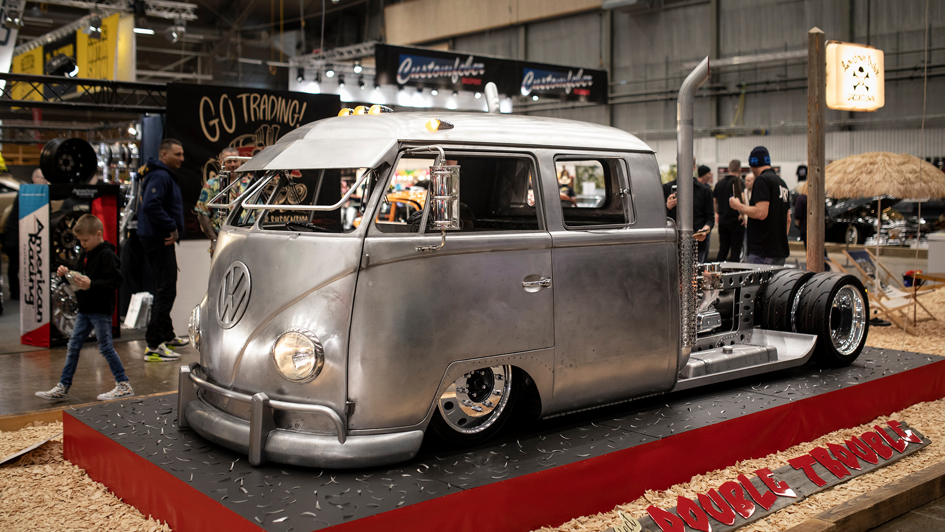 Et vanvittig bygg! «Double Trouble» er en custom VW buss med vanvittige modifikasjoner. Denne får du absolutt se mer av i den kommende treffreportasjen.