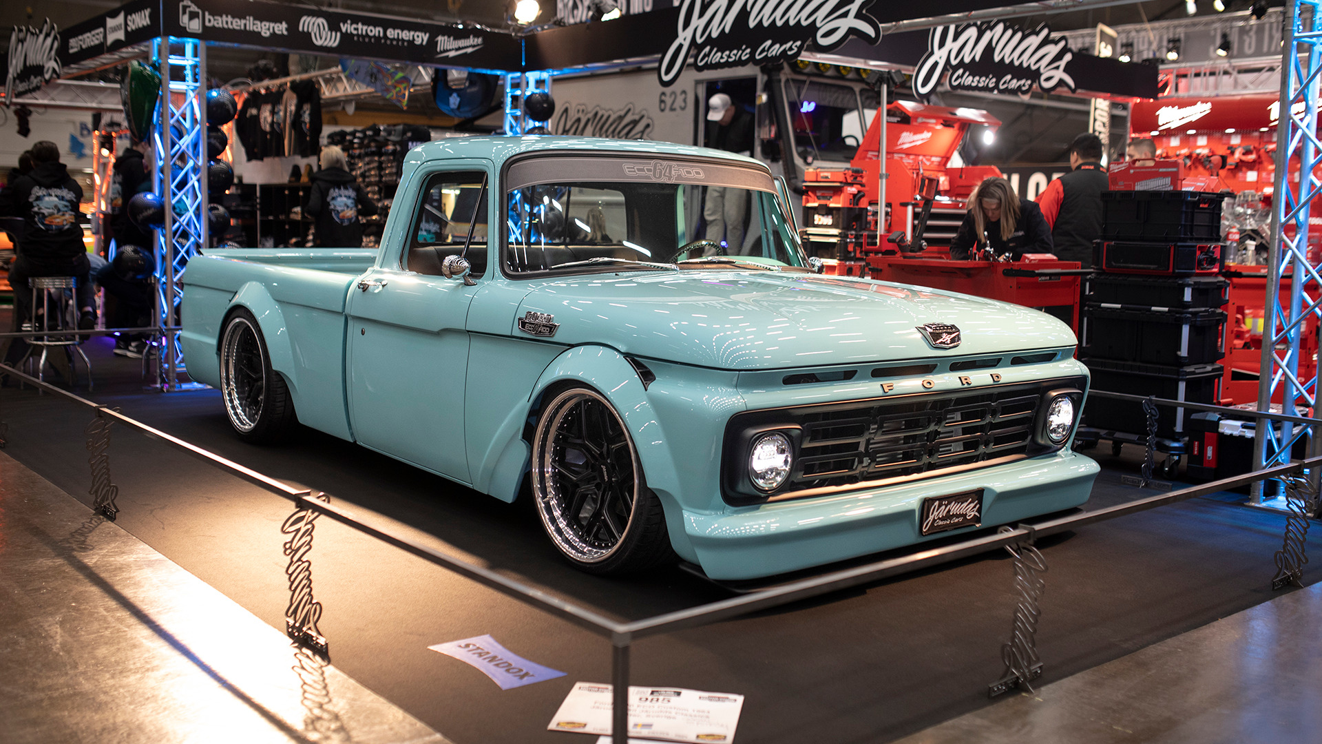 Järudds Classic Cars har virkelig satt seg selv på kartet den siste tiden, og på Elmia har de tatt med en 1964 Ford F100, totalt ombygd, og med en 4-sylindret Ford EcoBoost-motor fra en 2018 Mustang!