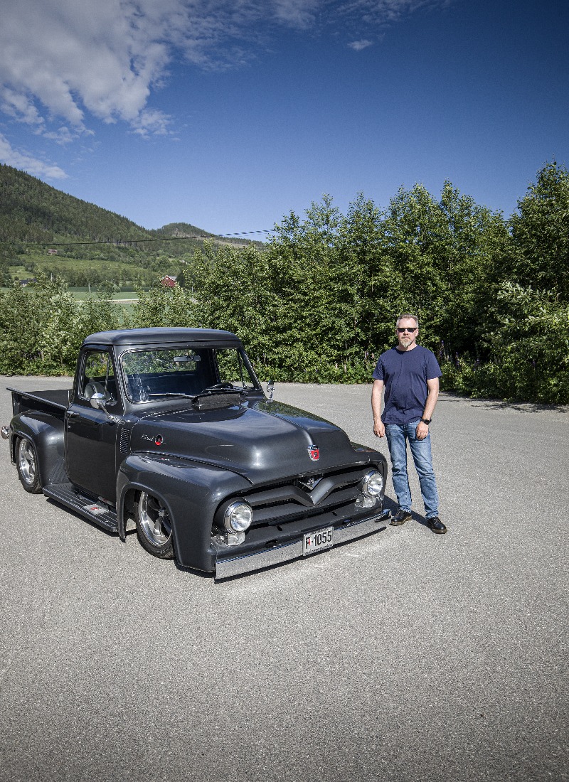 Ståle Roterud med sin Ford F-100.