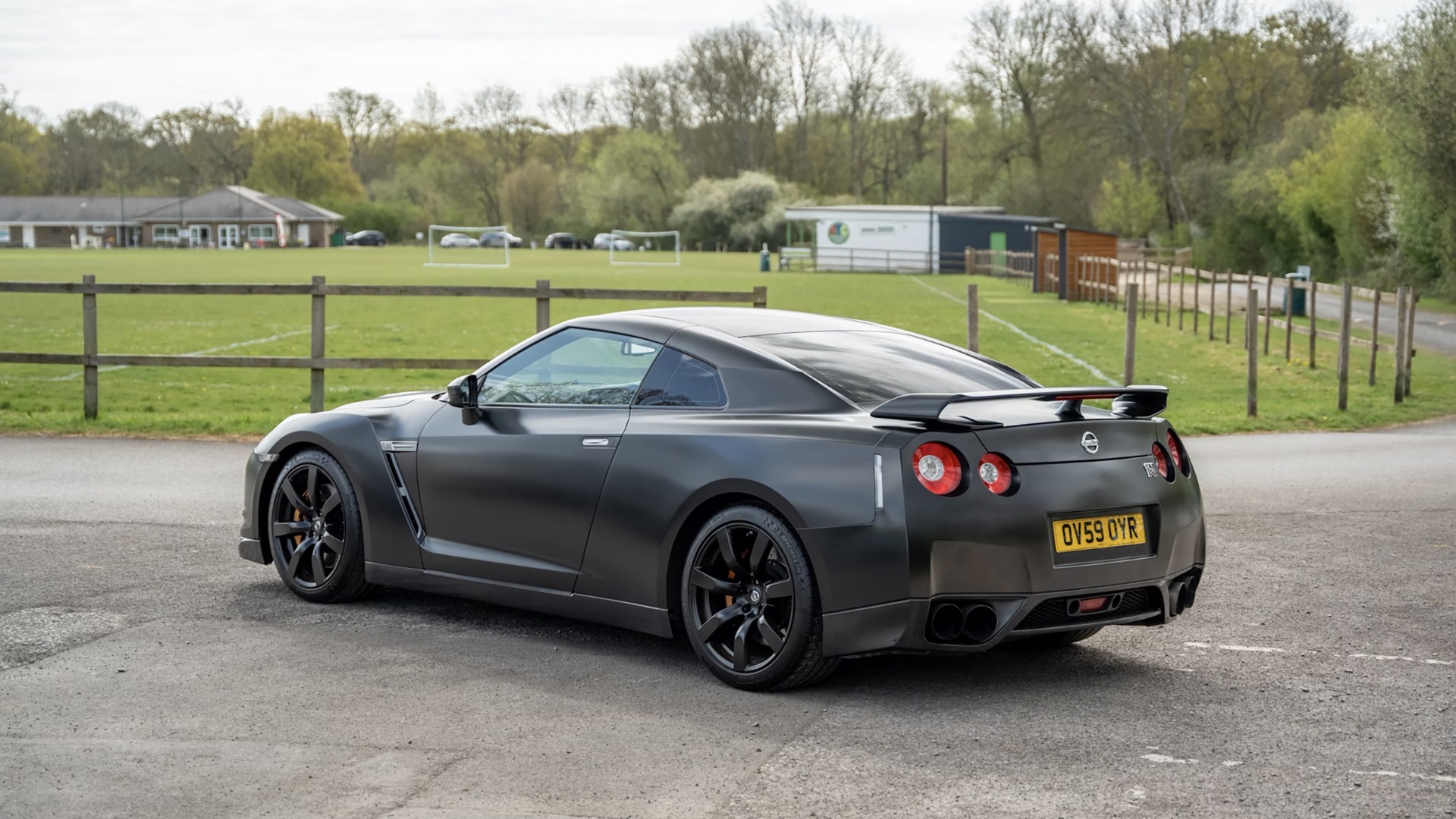 209 Nissan GT-R R35