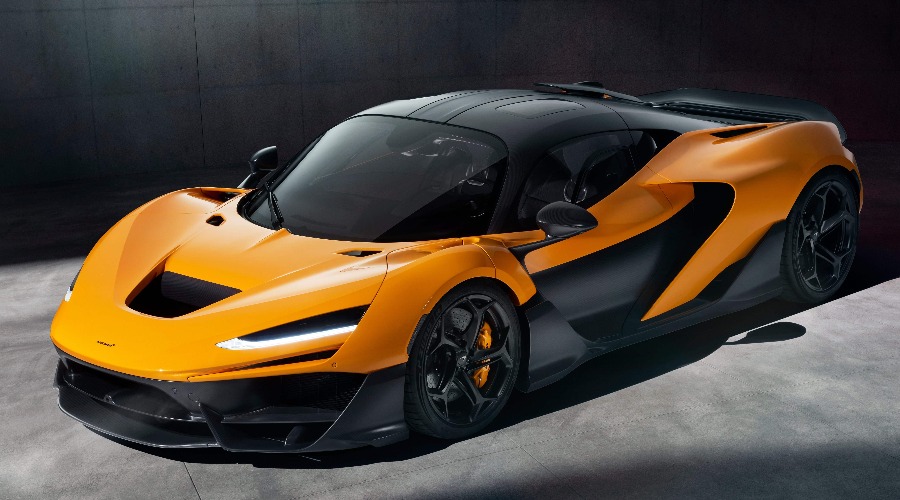 2026 McLaren W1 har den nye 916 hk twin turbo V8-motoren, med en 342 hk elektrisk motor, for totalt 1258 hestekrefter på bakhjulene. 