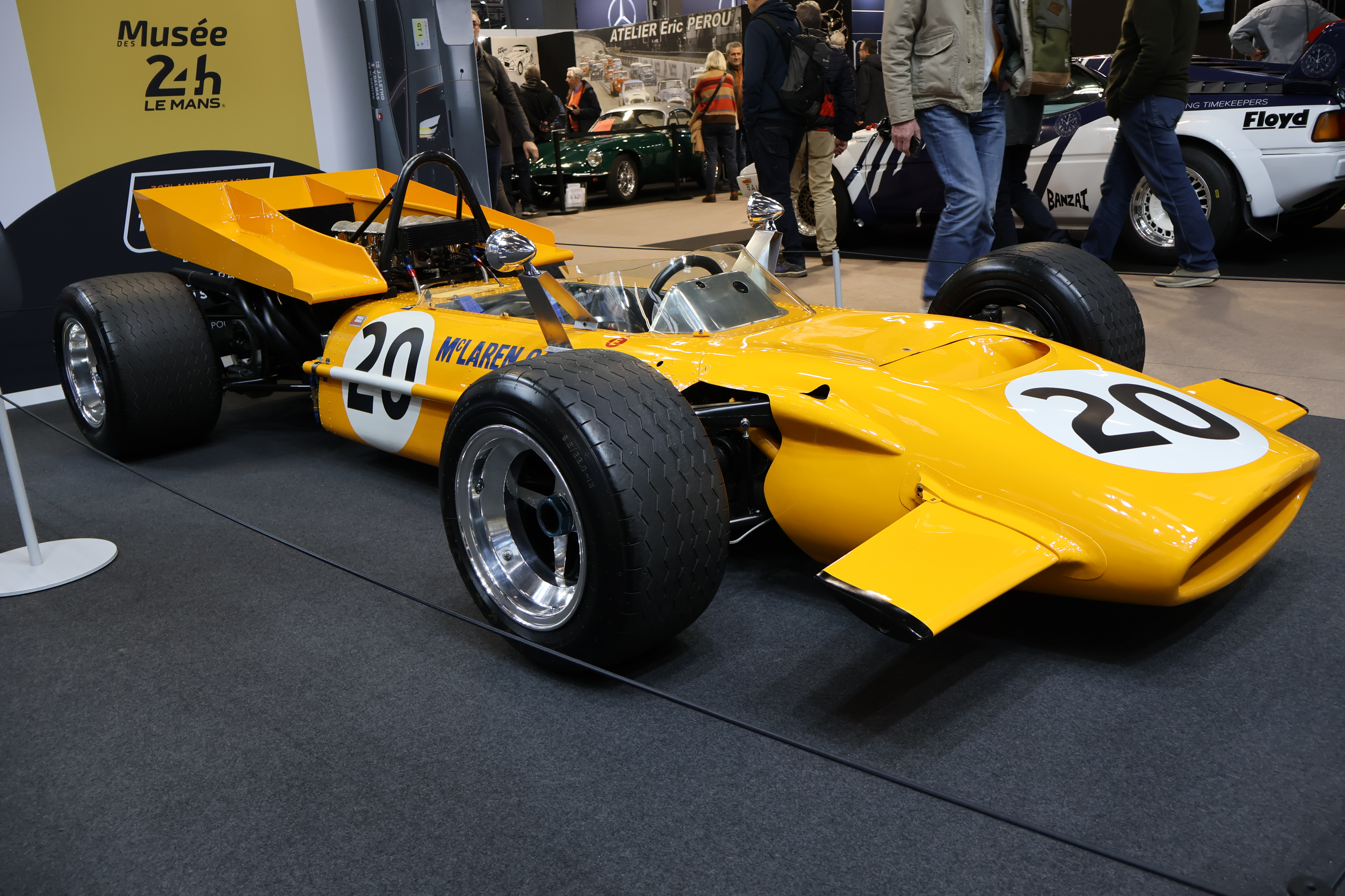 McLaren M9A som kjørte ett løp, 1969 England GP med Derek Bell bak rattet. 1969 var året da flere team prøvde seg på firehjulstrekk, inkludert McLaren som resulterte i M9A. Bilen var en skuffelse og ble raskt lagt bort. 