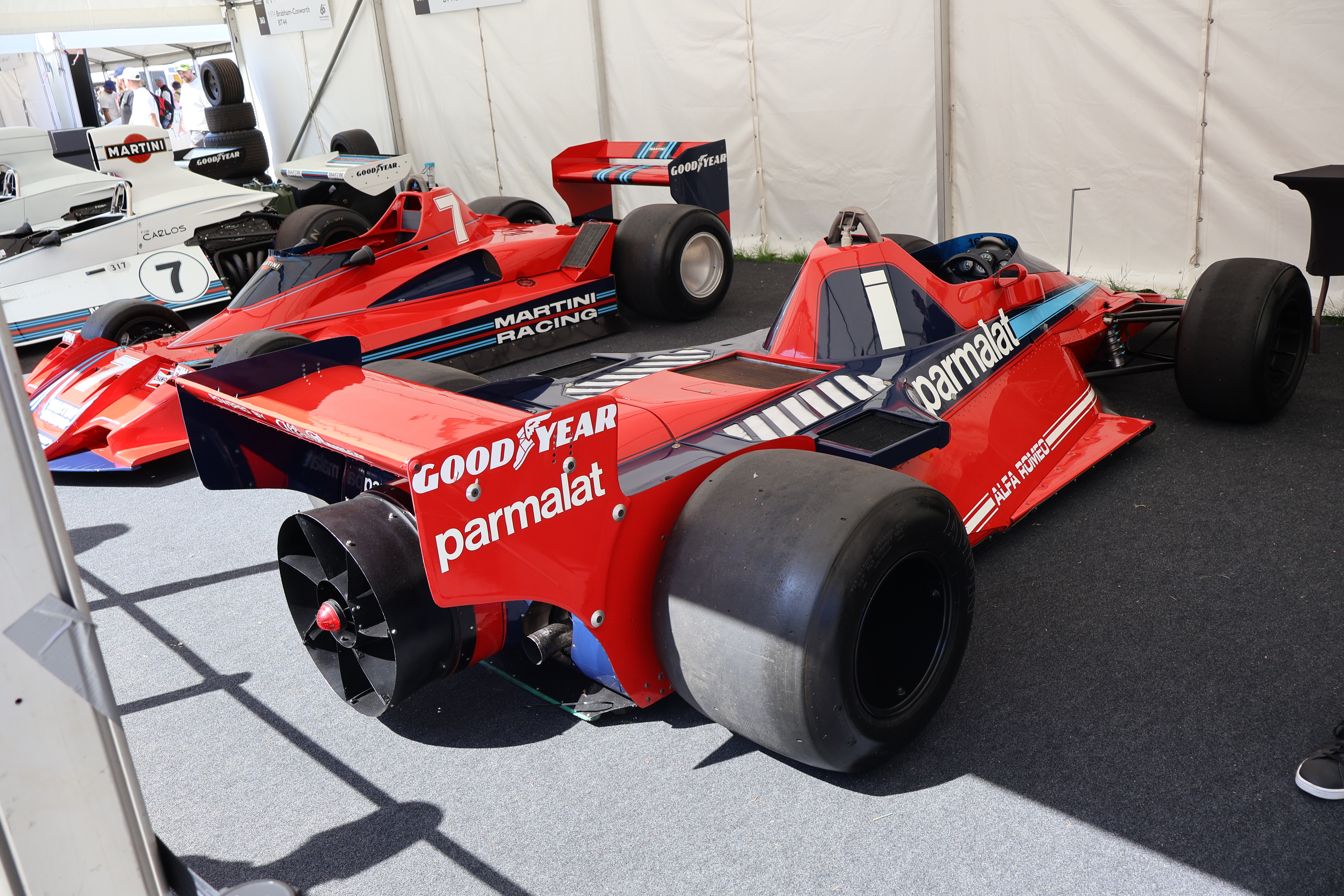 Bernie Ecclestone solgte nylig hele sin gigantiske F1 samling. Mange av disse bilene var å se på Goodwood. 