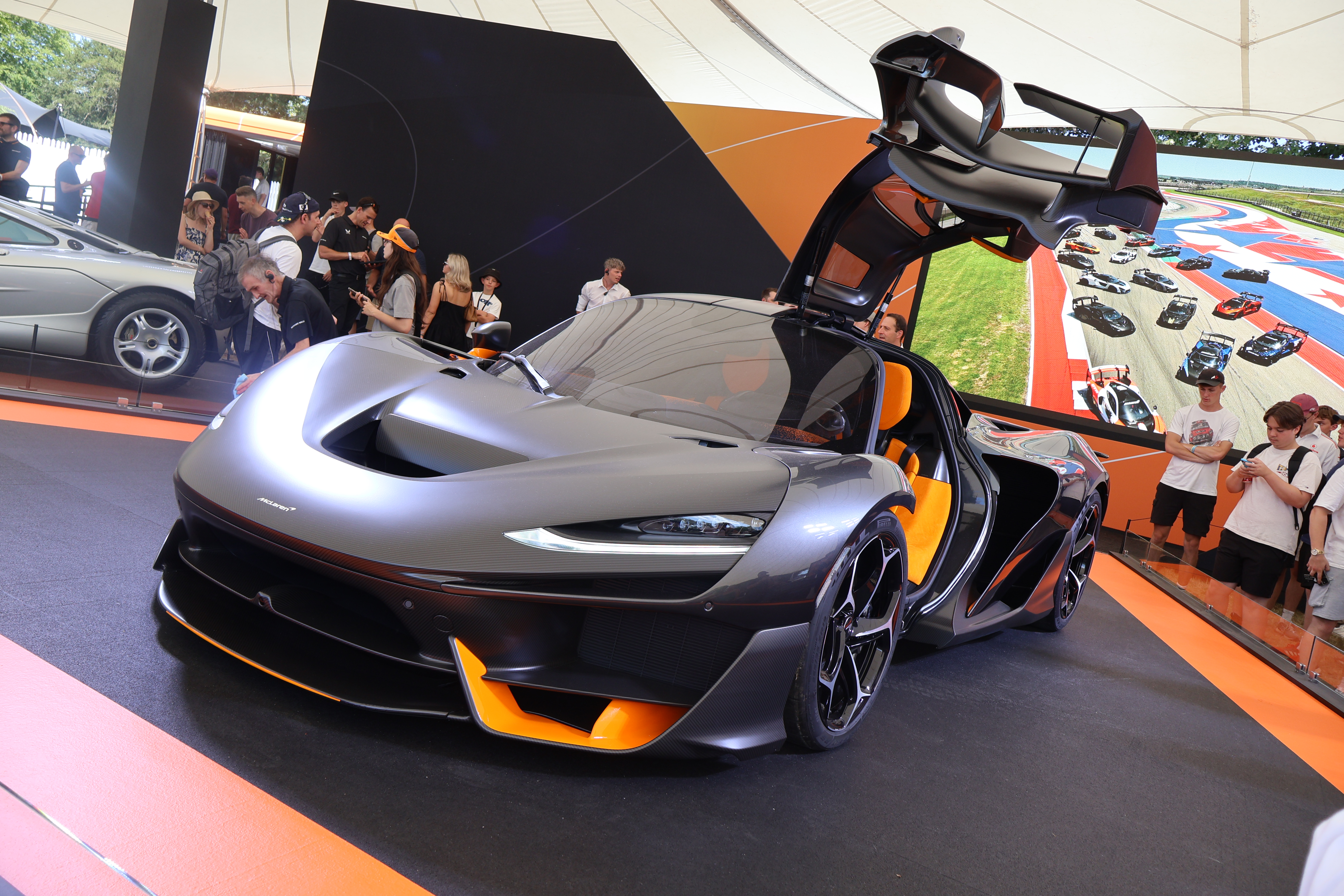 McLaren var godt synlige på Goodwood, og hadde med seg blant annet nye McLaren W1. 