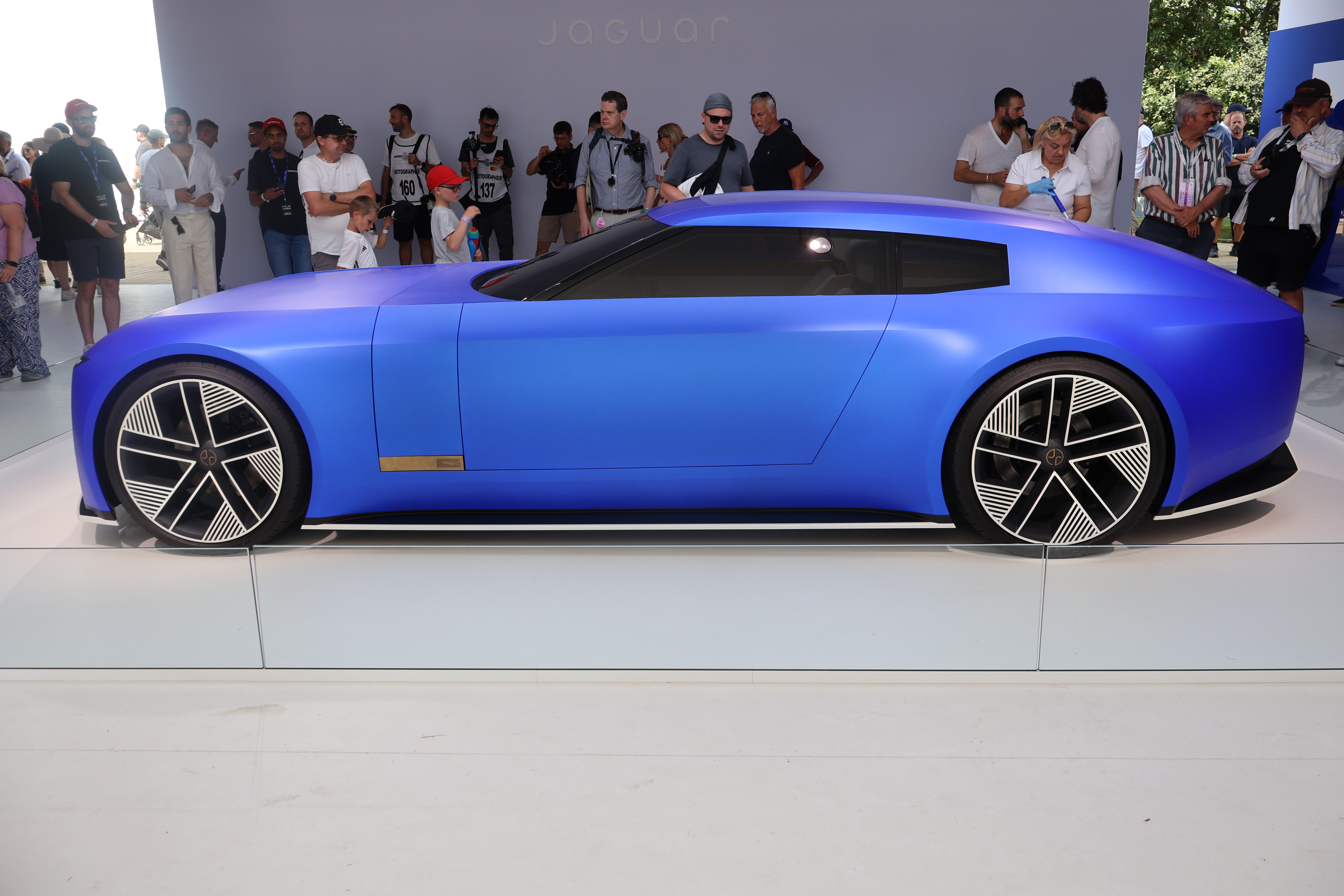 Jaguar hadde med sin Type 00 som har fått mye tyn, men utfra publikums kommentarer var det mange som syntes den var både tøff og imponerende. 