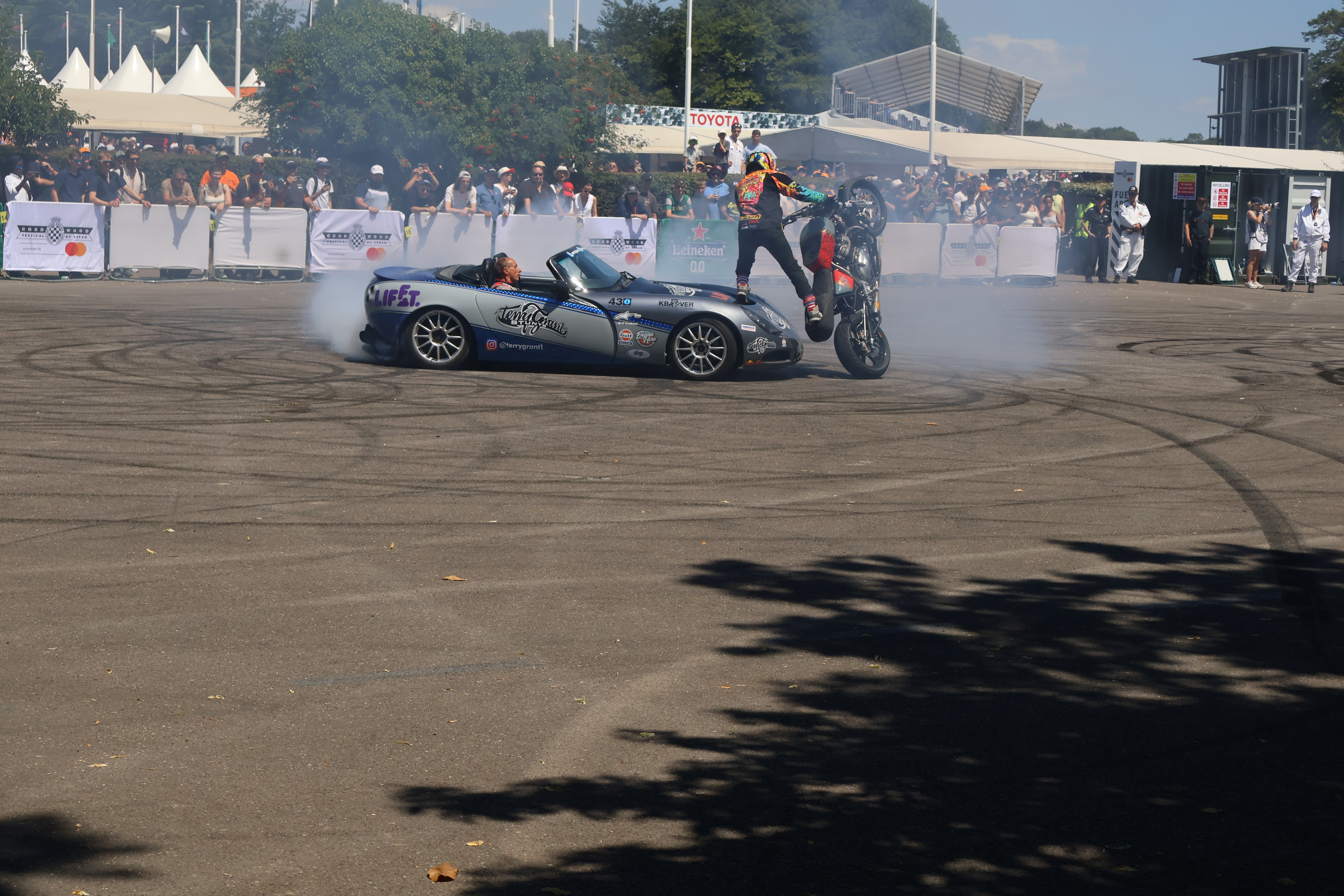 Terry Grant Stunts leverte et forrykende stuntshow som begeistret publikum. 