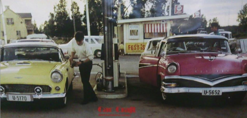 Tore Madsen og Ulf Jakobsen med ’56 Thunderbird og ’56 Meteor Crown Victoria fotografert på tur til Sundsvall og vel fremme i Sundsvall.