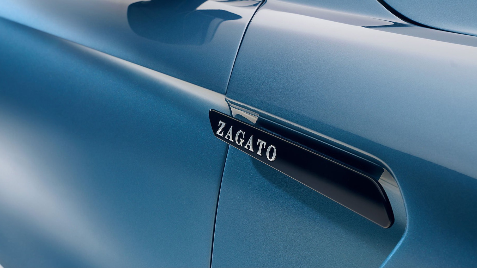 Zagato er selvsagt kreditert rundt om på bilen.