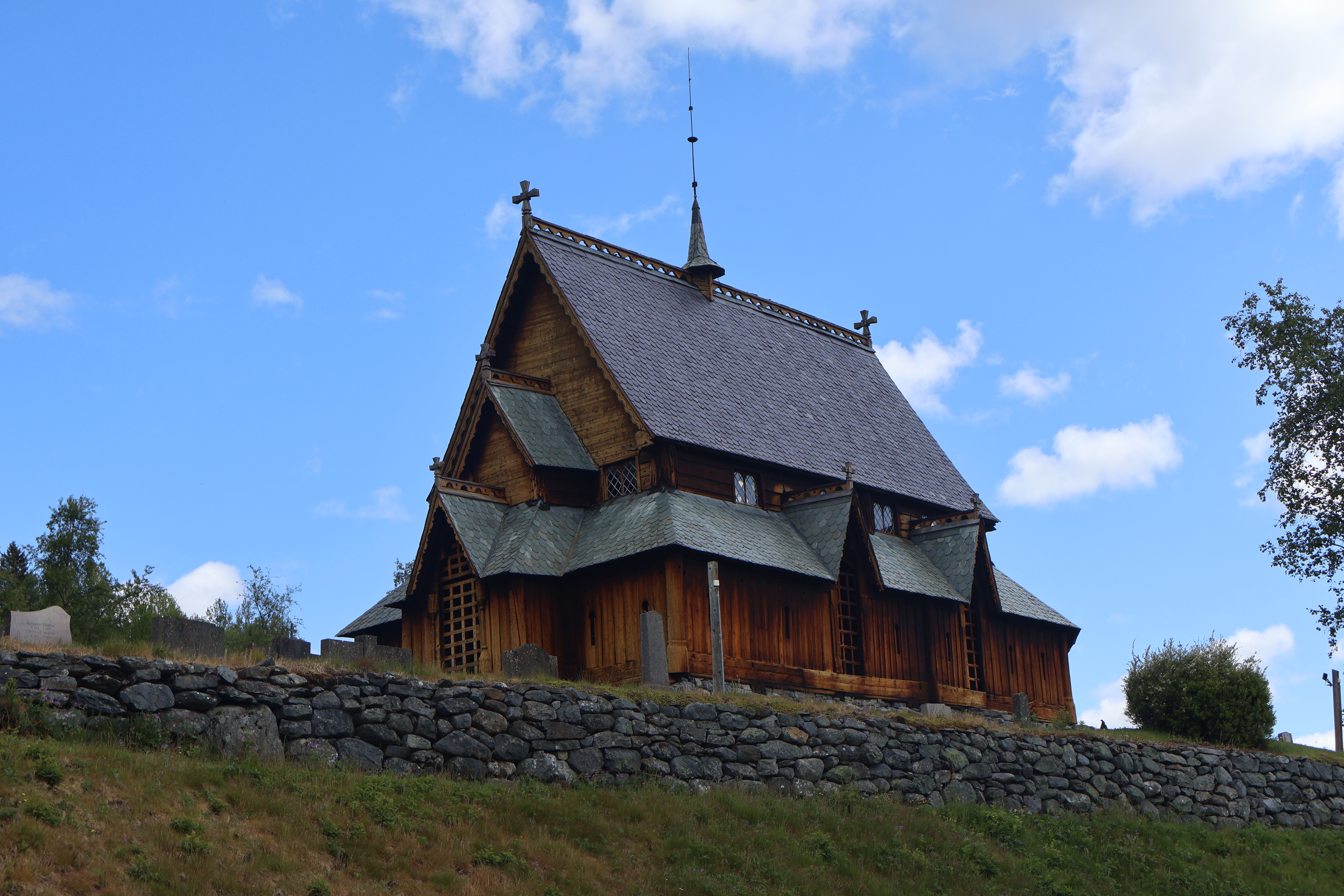 Olav den Hellige reiste gjennom Valdres i 1023, og Reinli Stavkirke ble bygget på slutten av 1200-tallet.