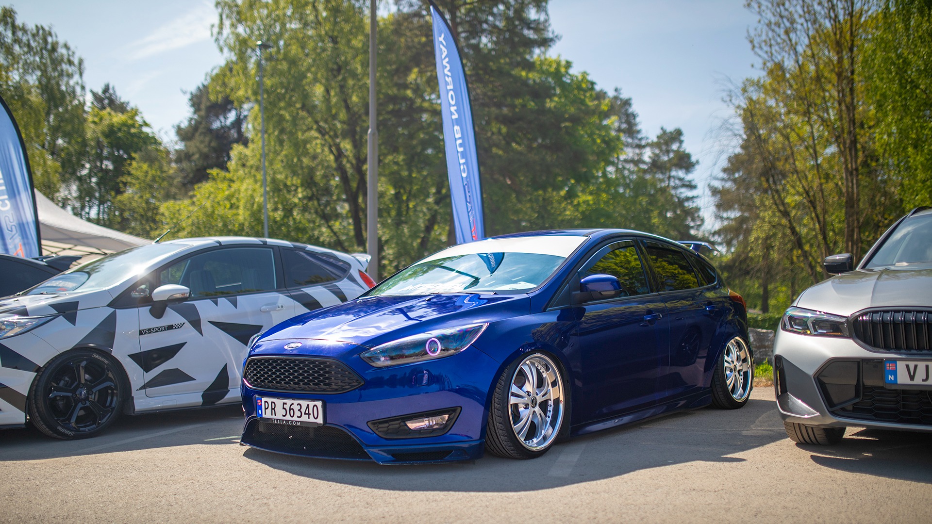 Ford ST/RS Club Norway stop å rekke og rad med fete biler. Denne kanskje den grommeste av dem. Focus på luftunderstell.