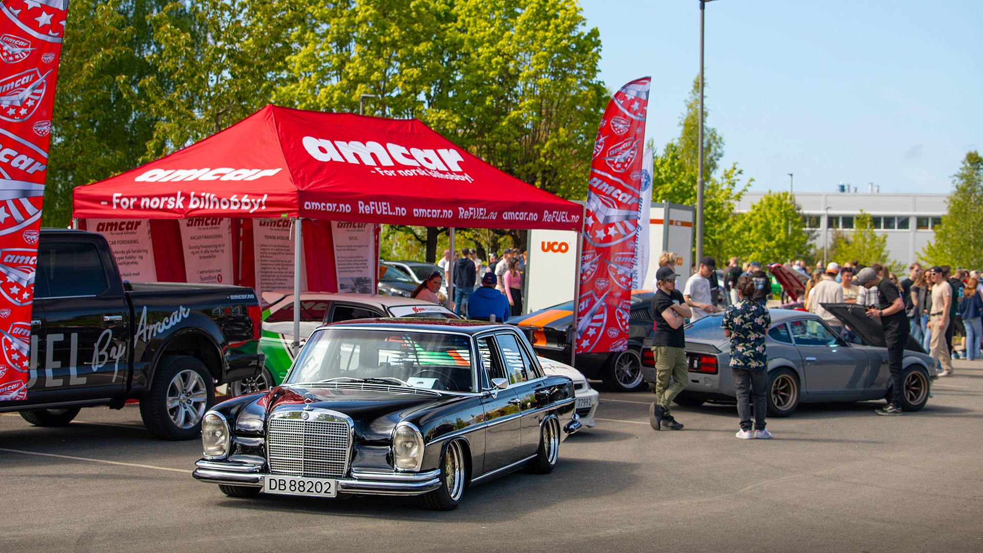 AMCAR/Refuel-standen med Mercedesen i front.