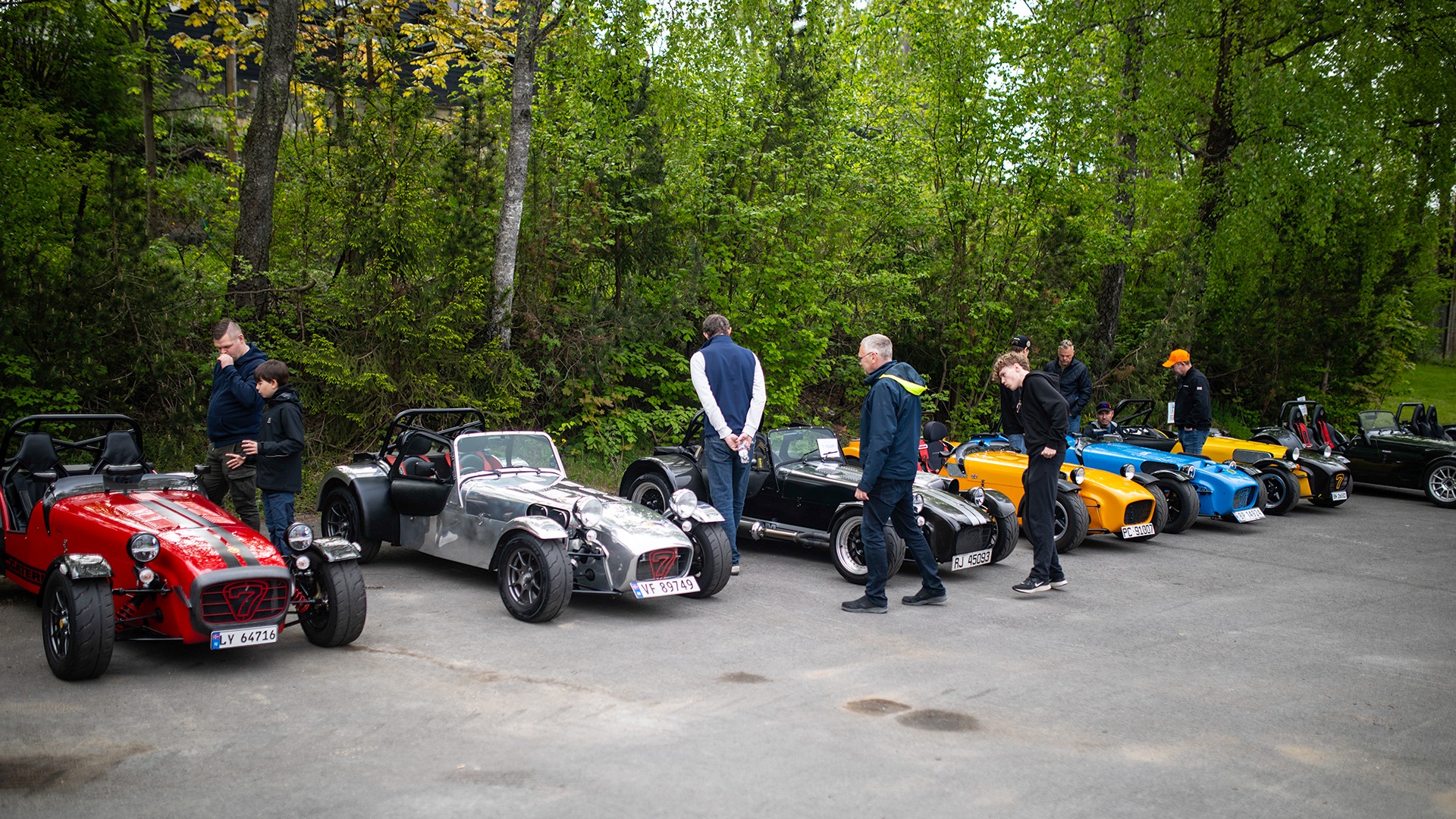Få har det mer gøy på fire hjul karene som kjører Caterham!