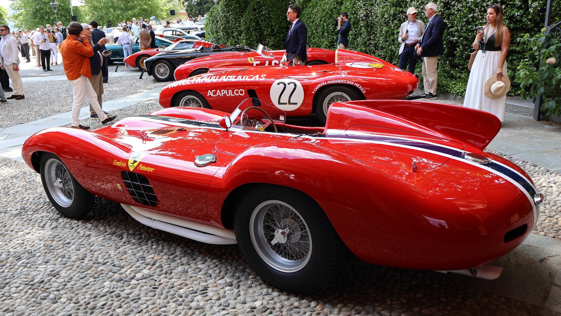 Det var mange flotte femtitalls racing-Ferrarier å se, nærmest her ser vi en 1954 Ferrari 121LM.
