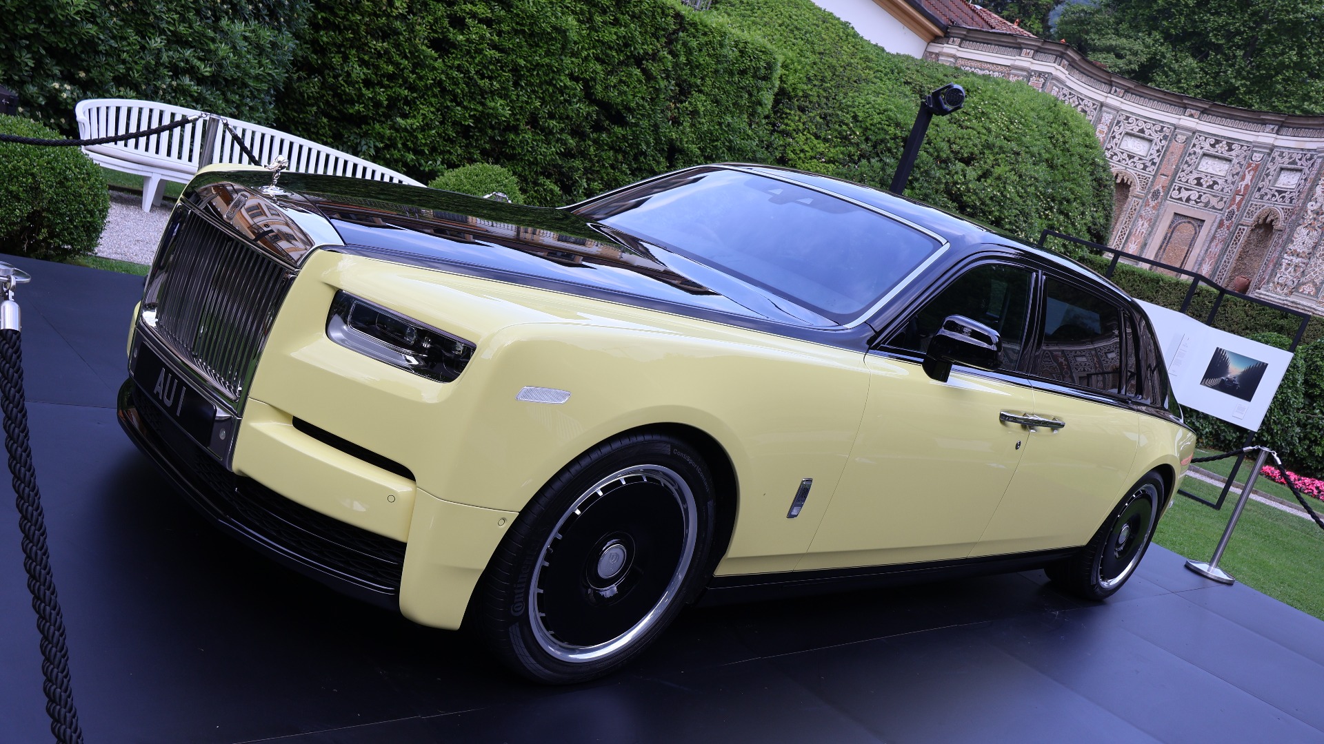 Rolls-Royce hadde med sin sensasjonelle Phantom Goldfinger.