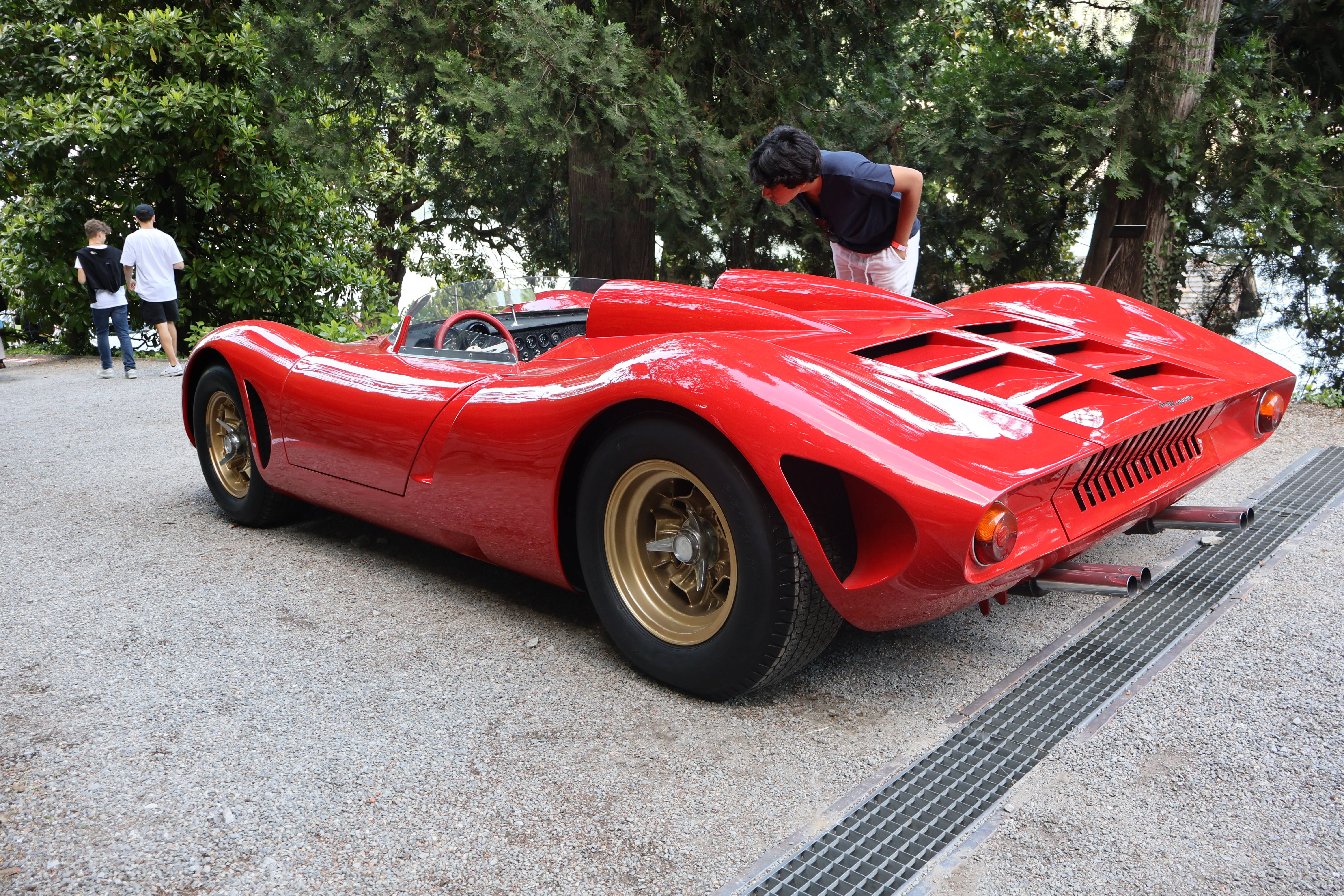 Bizzarrini P538 med Lamborghini V12 er steintøft.