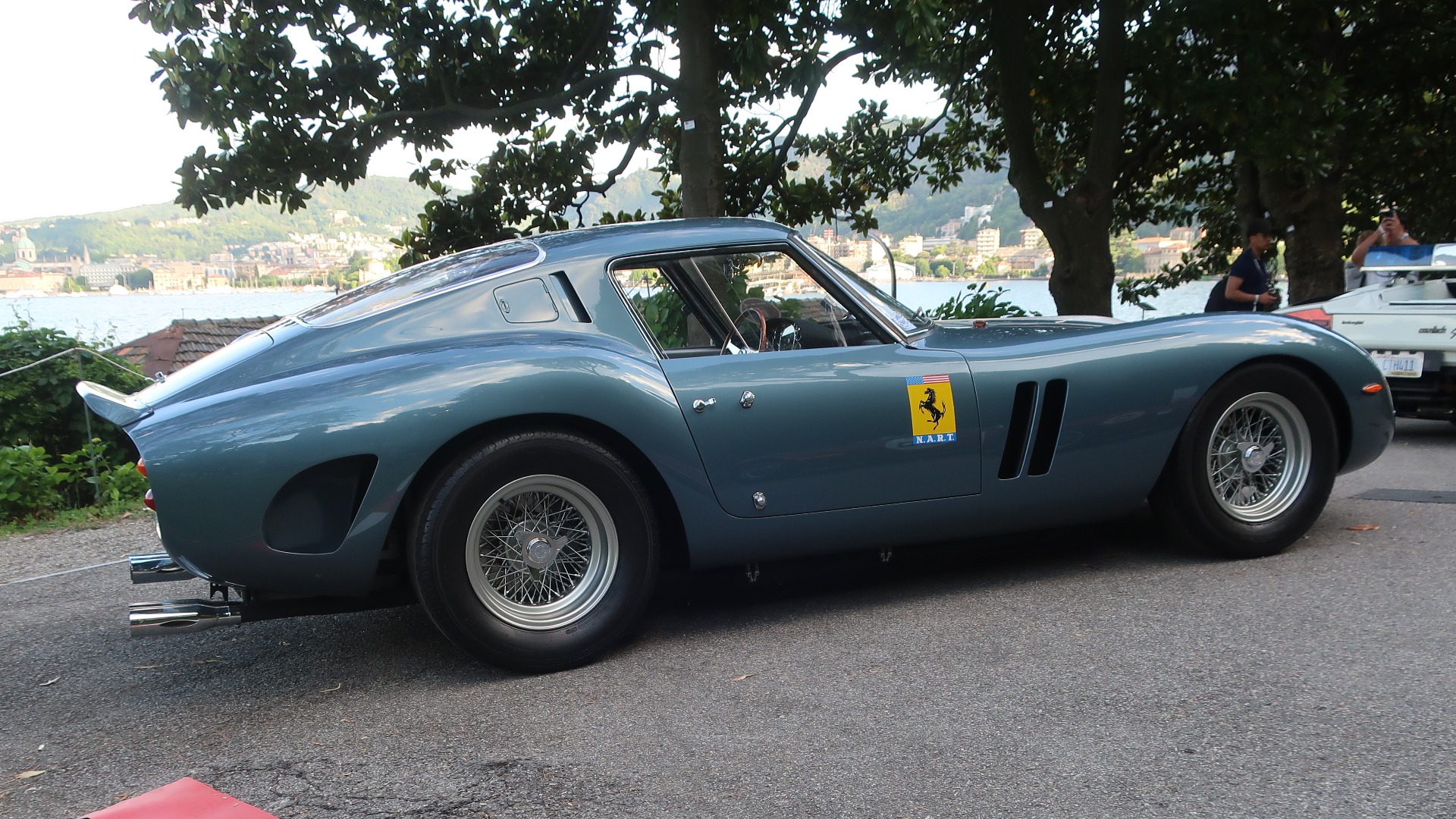 Ferrari 250 GTO i all sin prakt.
