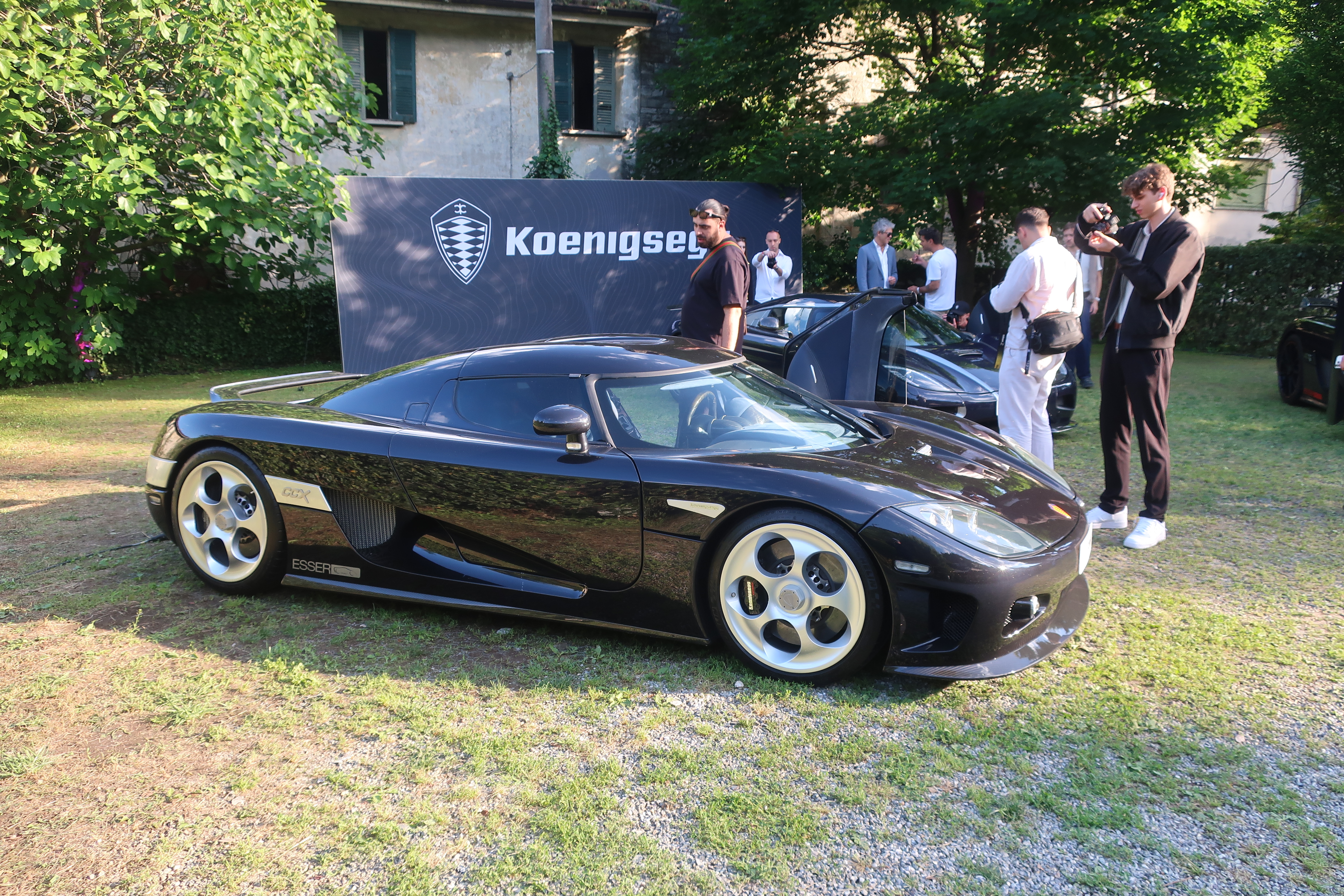 Helt øverst oppi stien hadde Koenigsegg egen stand.