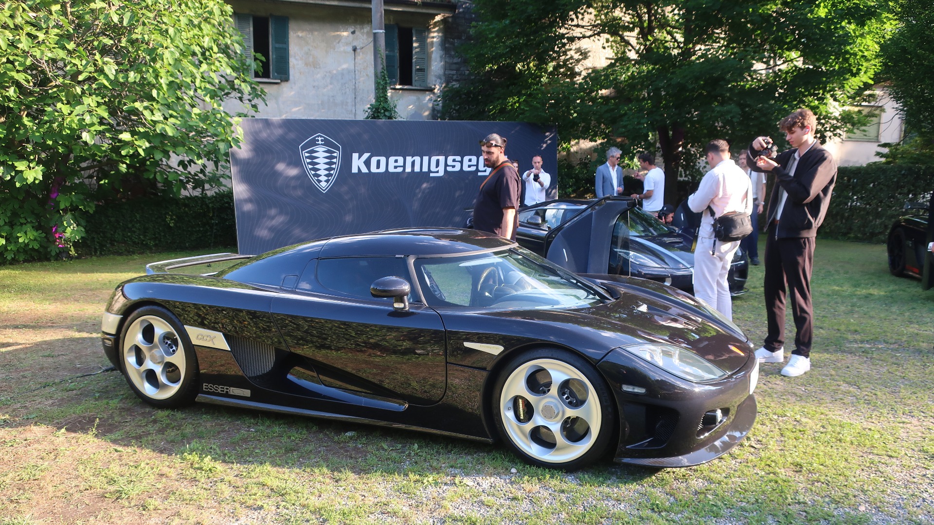 Helt øverst oppi stien hadde Koenigsegg egen stand.