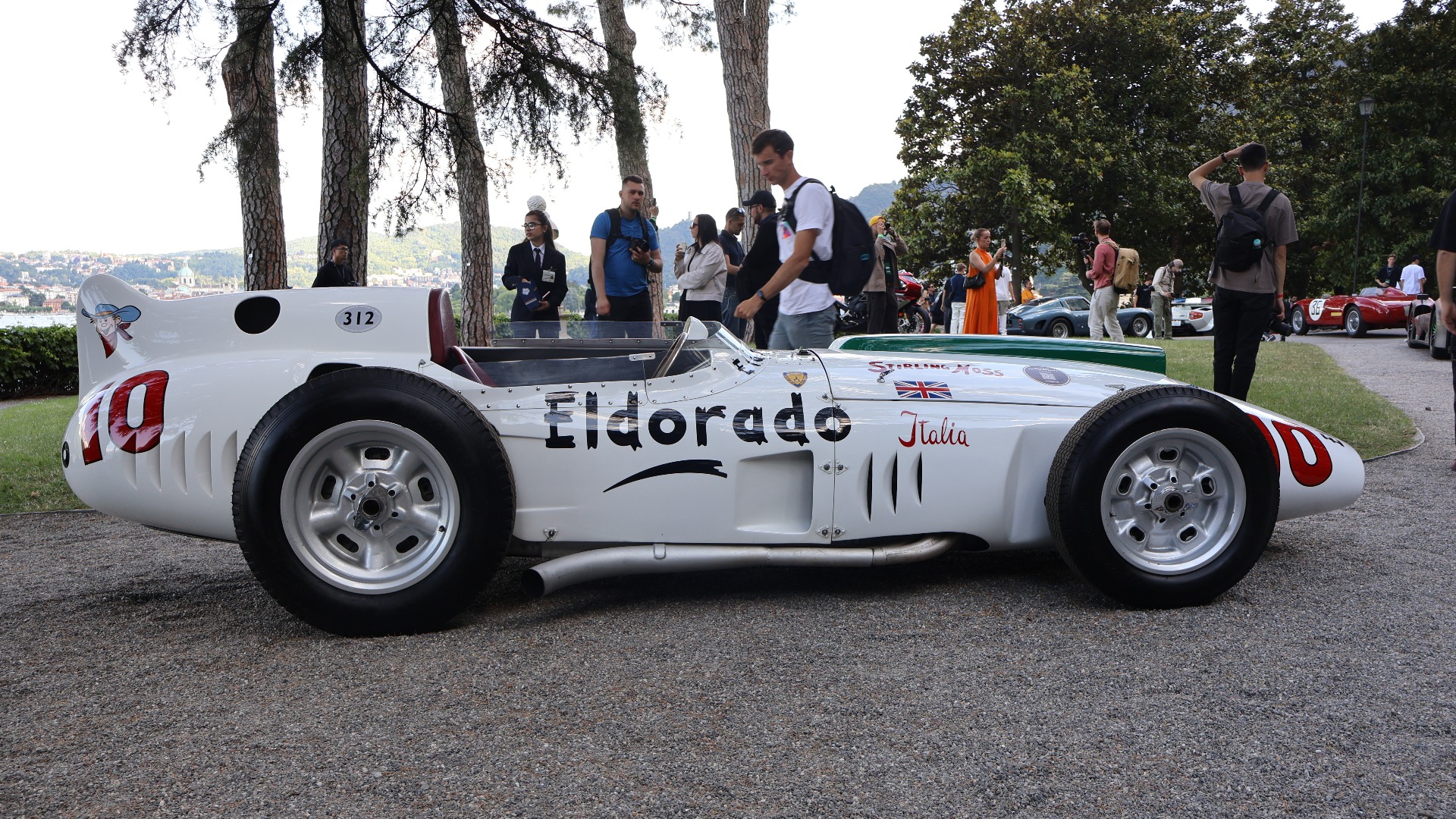 Maserati 420M Eldorado laget for løpet Race of two worlds i 1958, som ble avholdt på Monza som  da hadde en stor ovalseksjon.