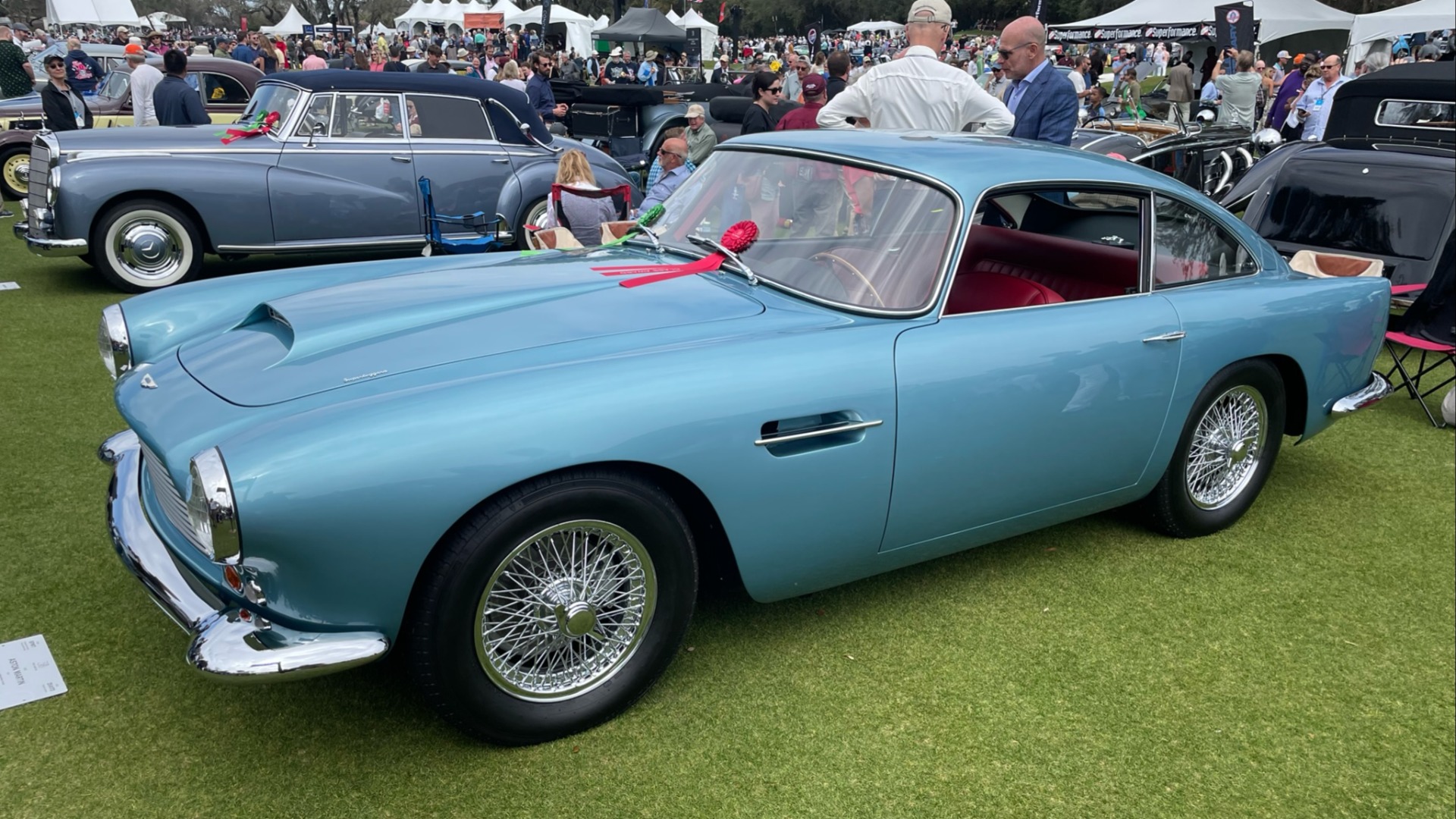 En aldeles nydelig 1960 Aston Martin DB4 Superleggera.