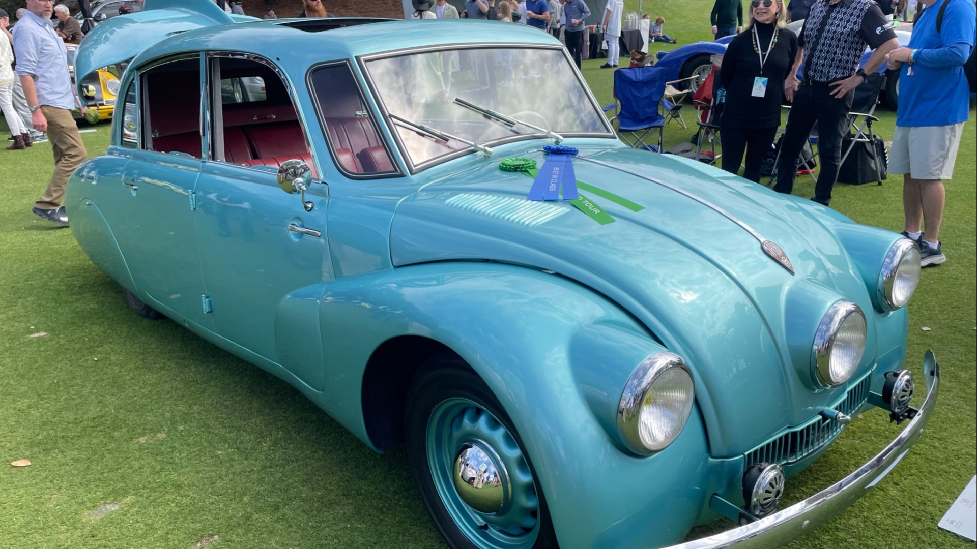 1942 Tatra T87 med luftkjølt V8 montert i hekken.