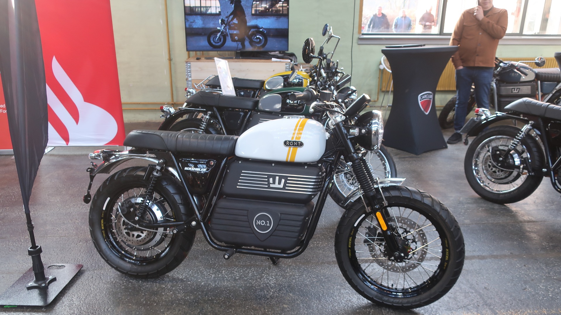 Siden 2019 har svenske RGNT bygget retro-inspirerte elmotorsykler. No.1 Classic har 7,5 kWt batteripakke på 15 hk og 320 Nm. Vekt 158 kg.