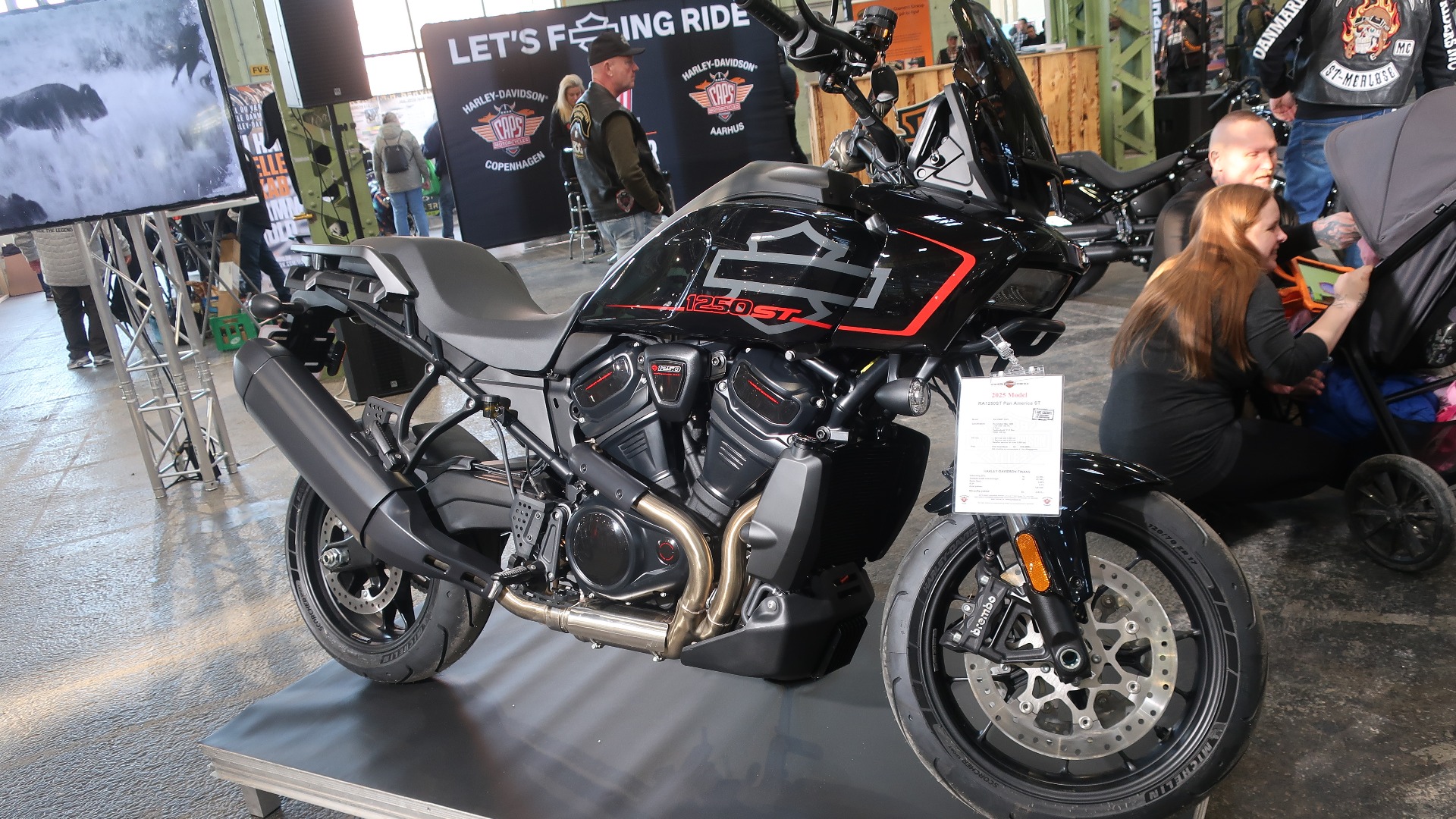 Skal du på langtur kan Harley-Davidson RA 1250 ST Pan America være noe å vurdere. Revolution Max 1250 V-Twin på 150 hk og 21,2 liters bensintank.