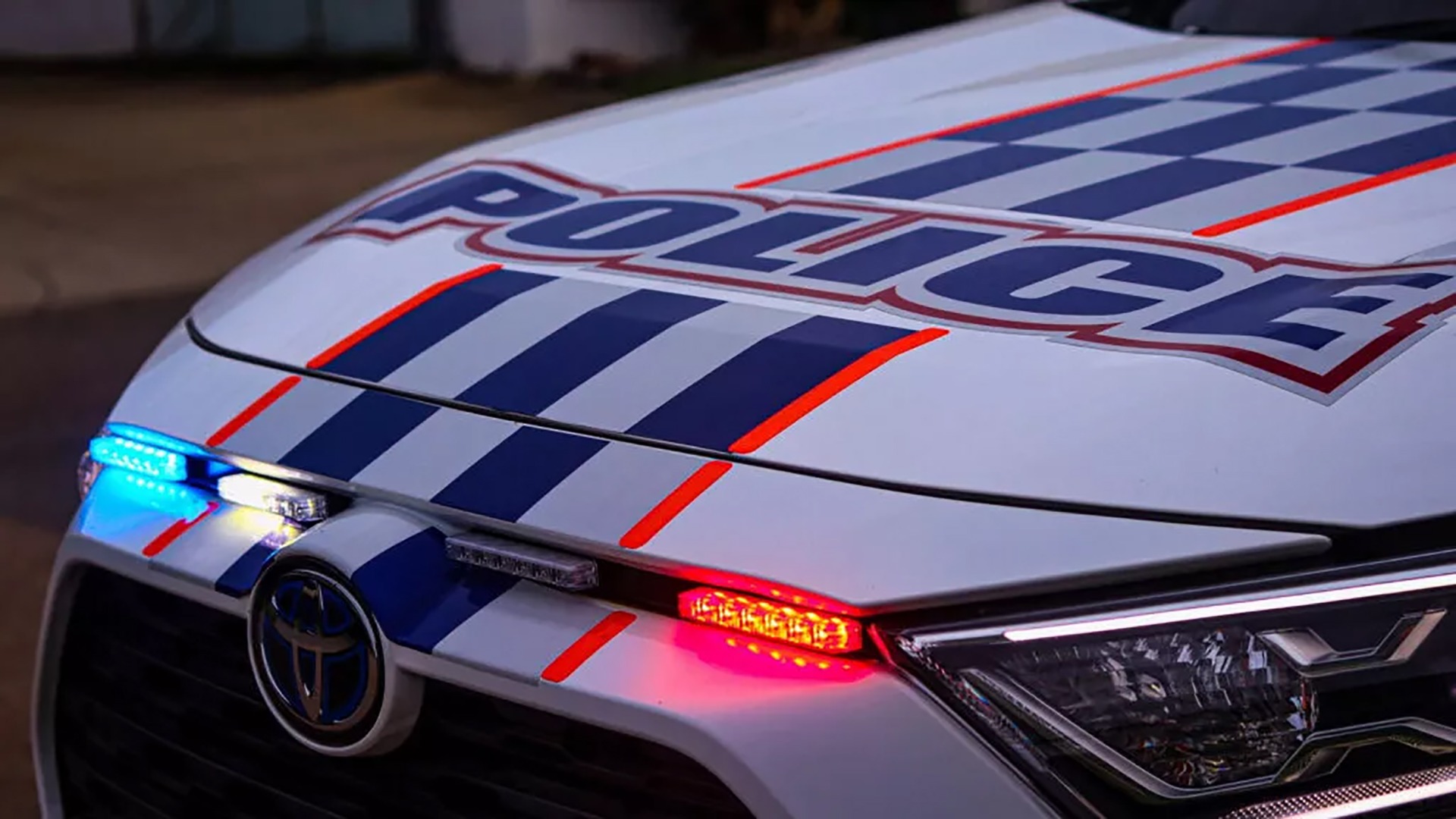 Politiet sier at Rav4 Hybrid er farlig og ikke egnet for tjeneste 