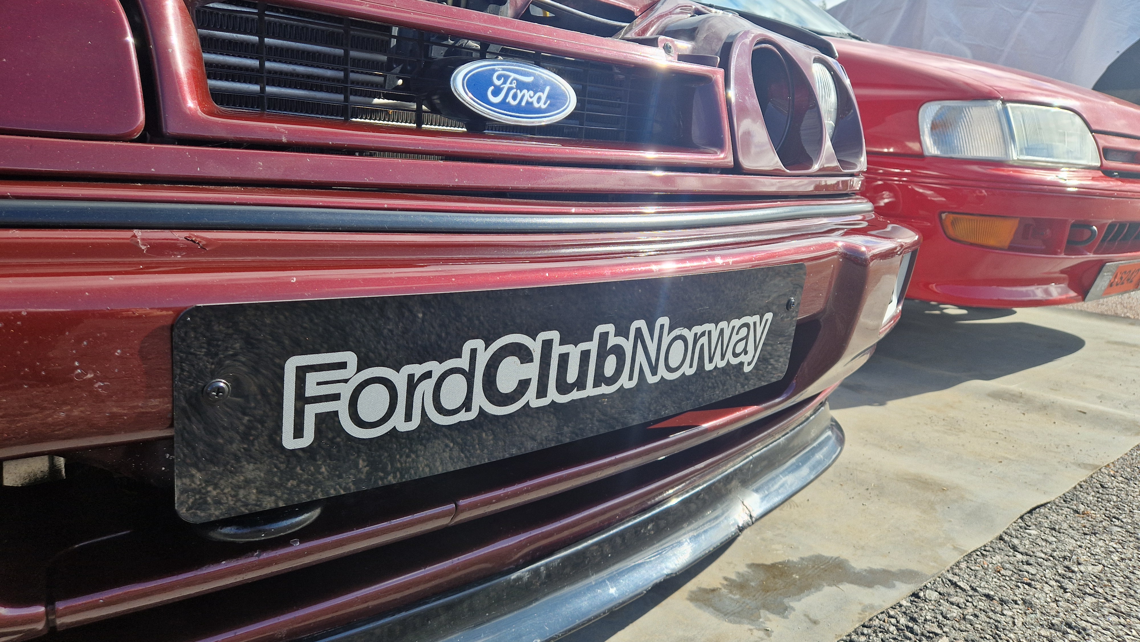 Ford Sierra Cosworth representerer klubben godt