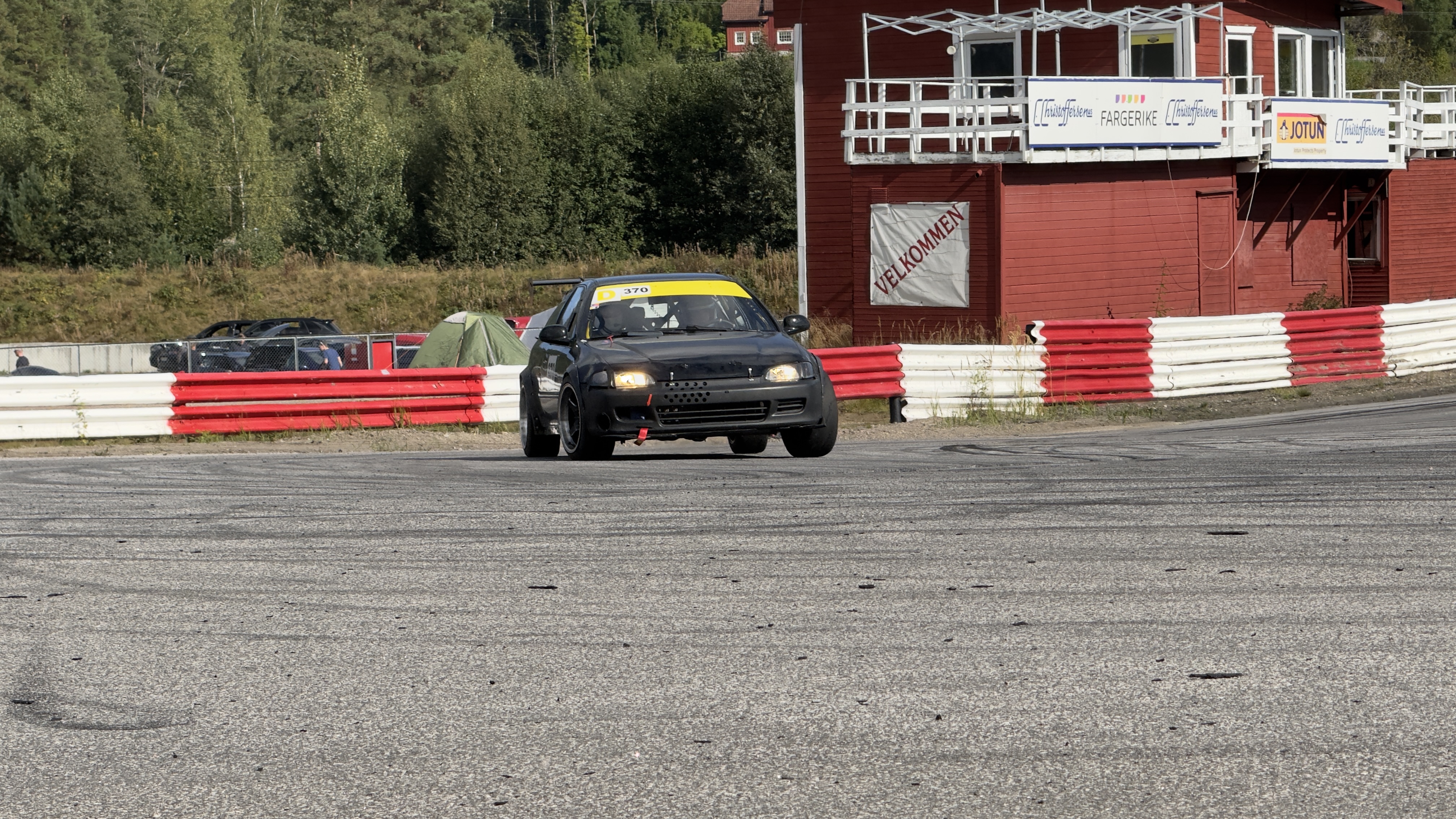 Honda Civic satt opp for banekjøring
