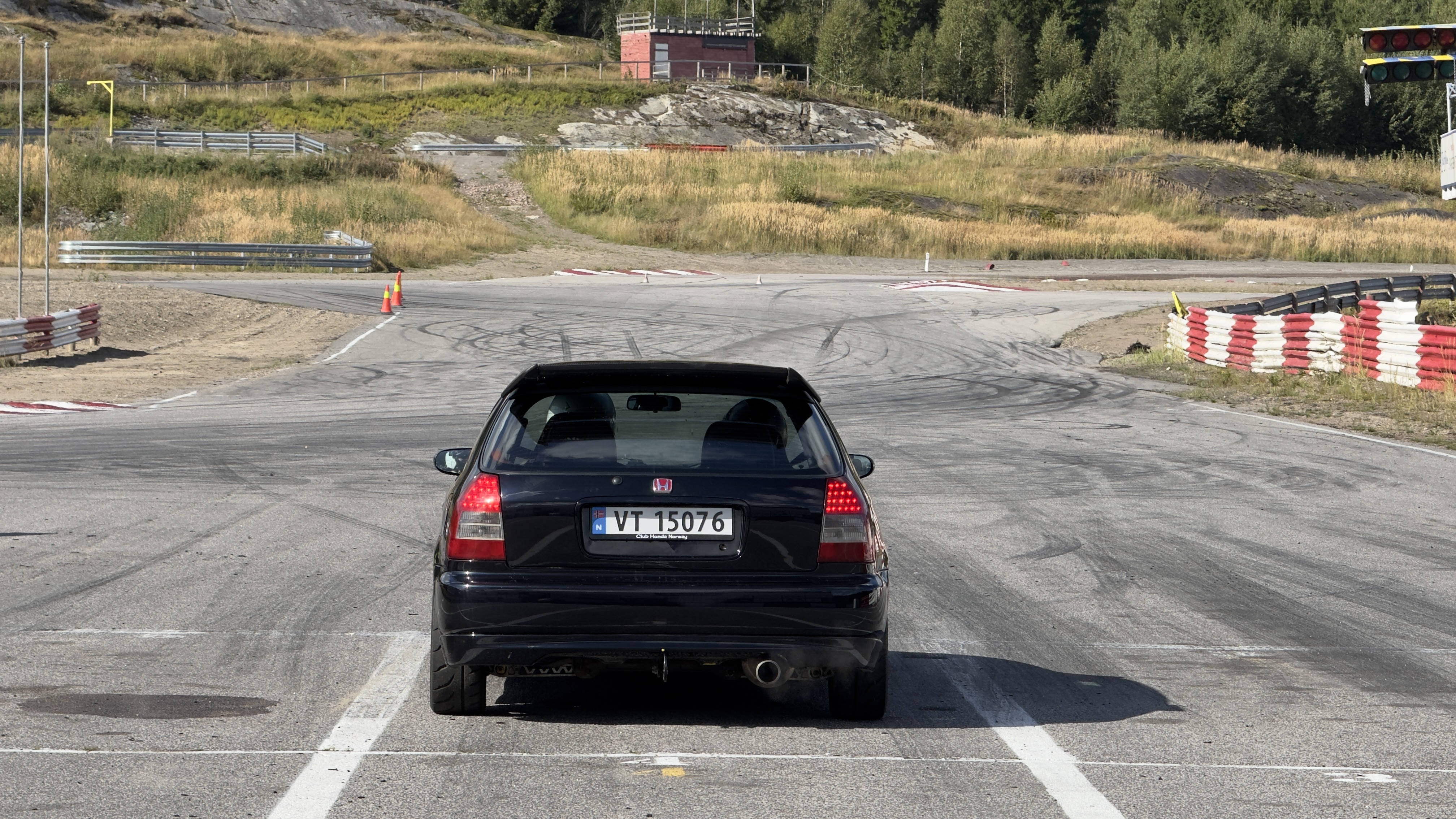 Honda Civic venter på klarsignal