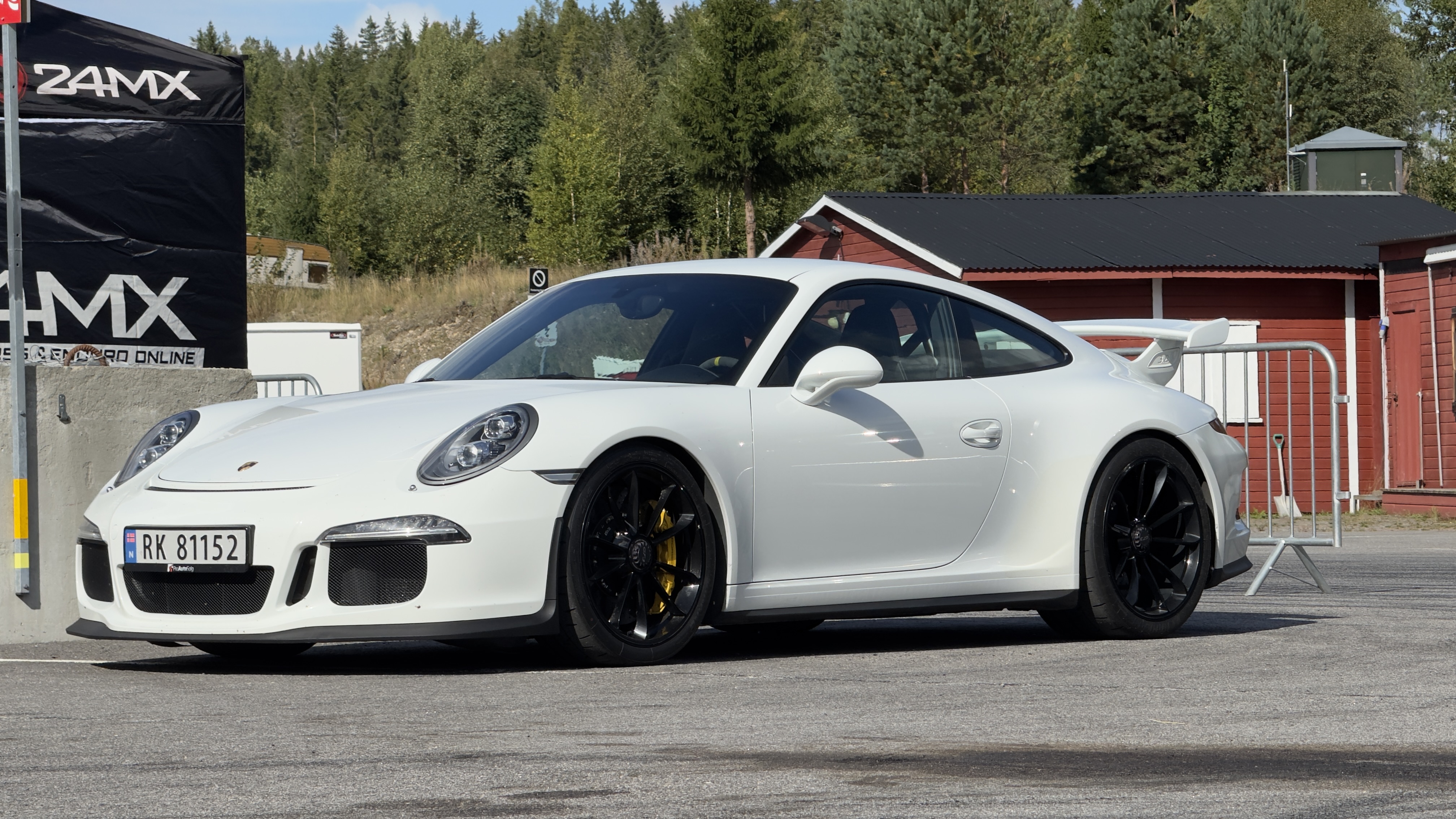 Når Hondan ikke er klar må man kjøre andrevalget, nemlig Porsche 911 GT3. 