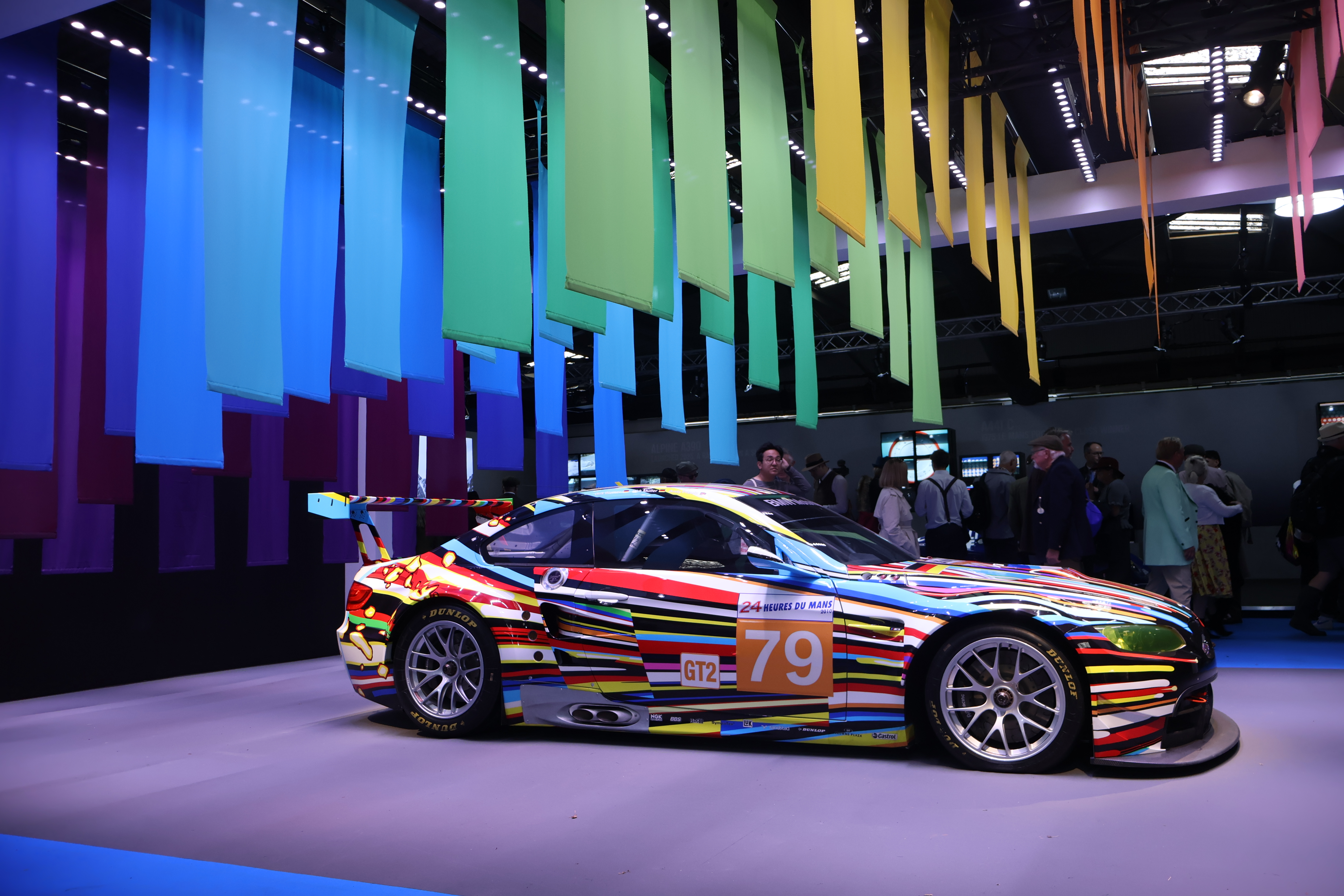 BMW var på plass med tre av sine Art Cars, som den vidunderlige Jeff Koons bilen.