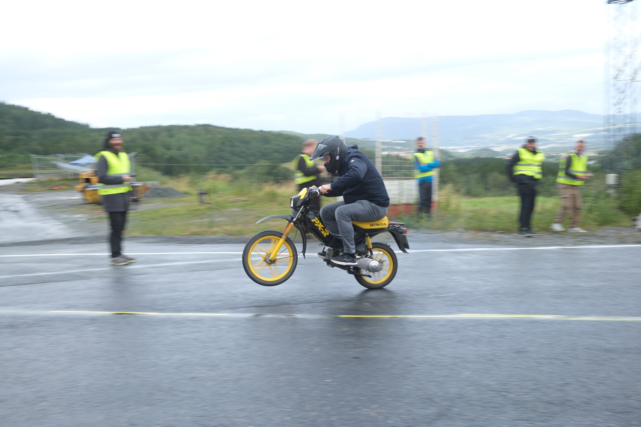Viktig med god gasskontroll når man kjører Honda PX-R