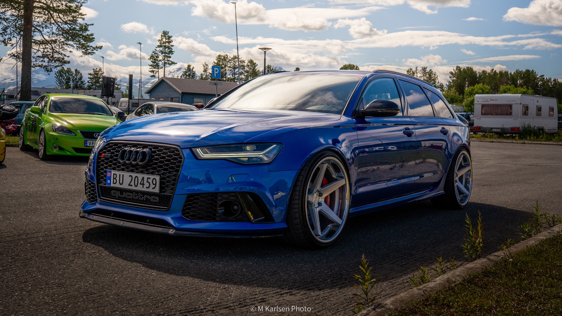 RS6 med digre hjul. Det skjuler seg sikkert store bremser bak disse felgene. 