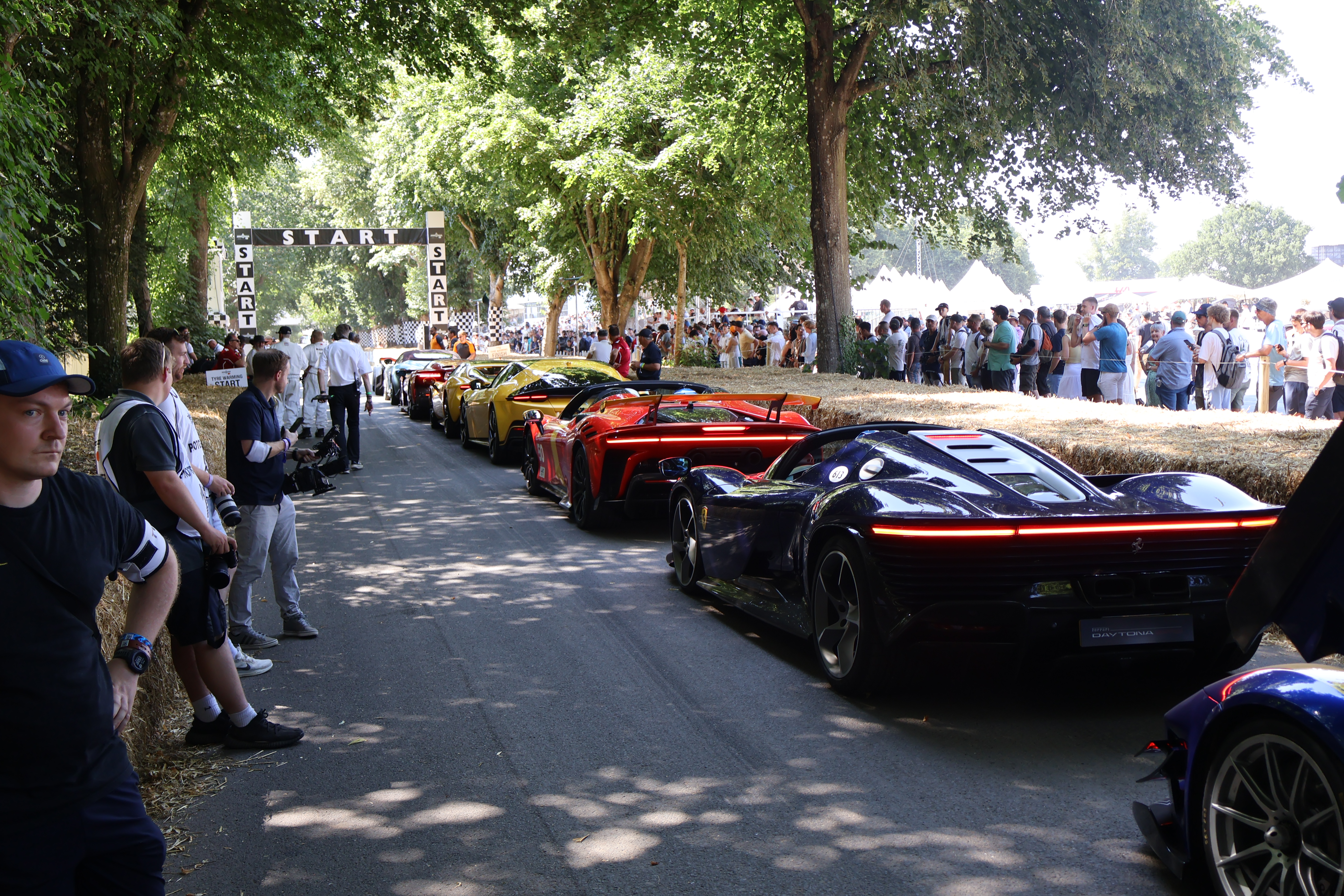 Helt grei oppstilling klare for kjøring på Goodwood.