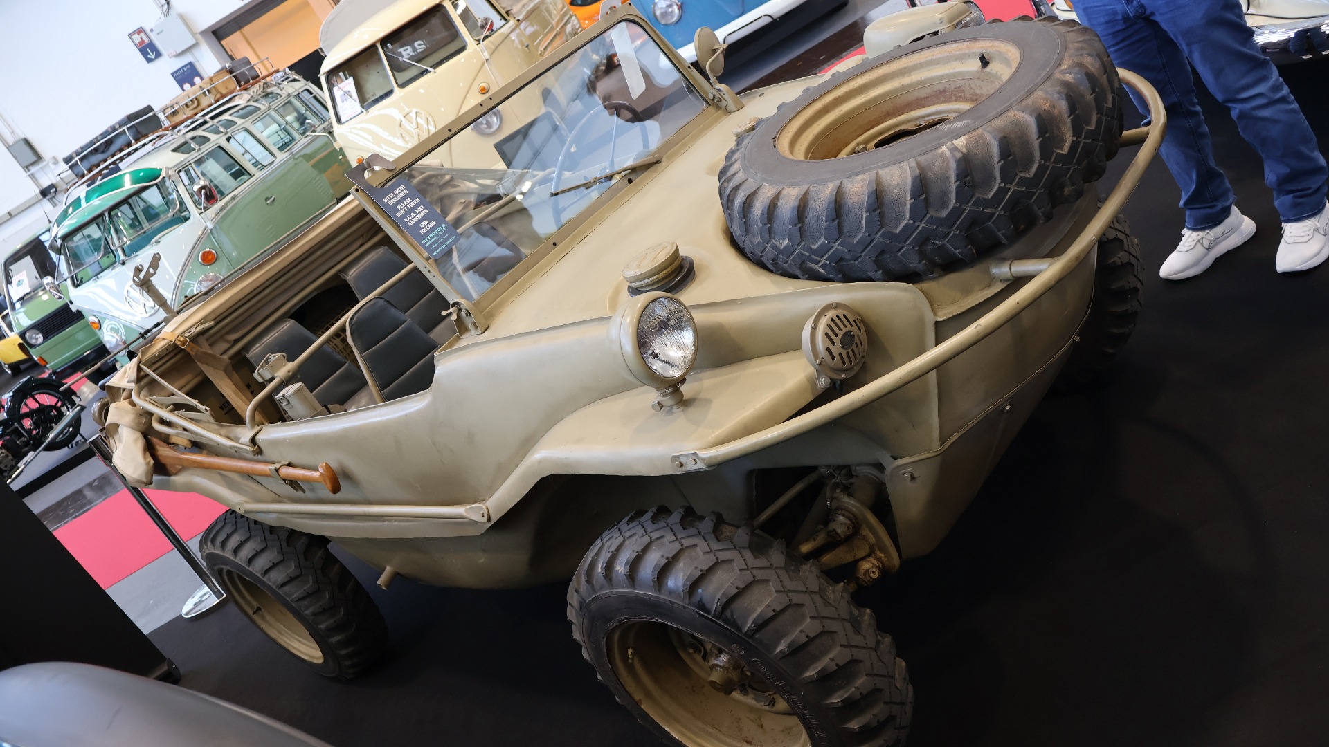 Amfibisk 1944 Volkswagen Schwimmwagen fra portugisisk samling. Til salgs for 195.000 Euro.
